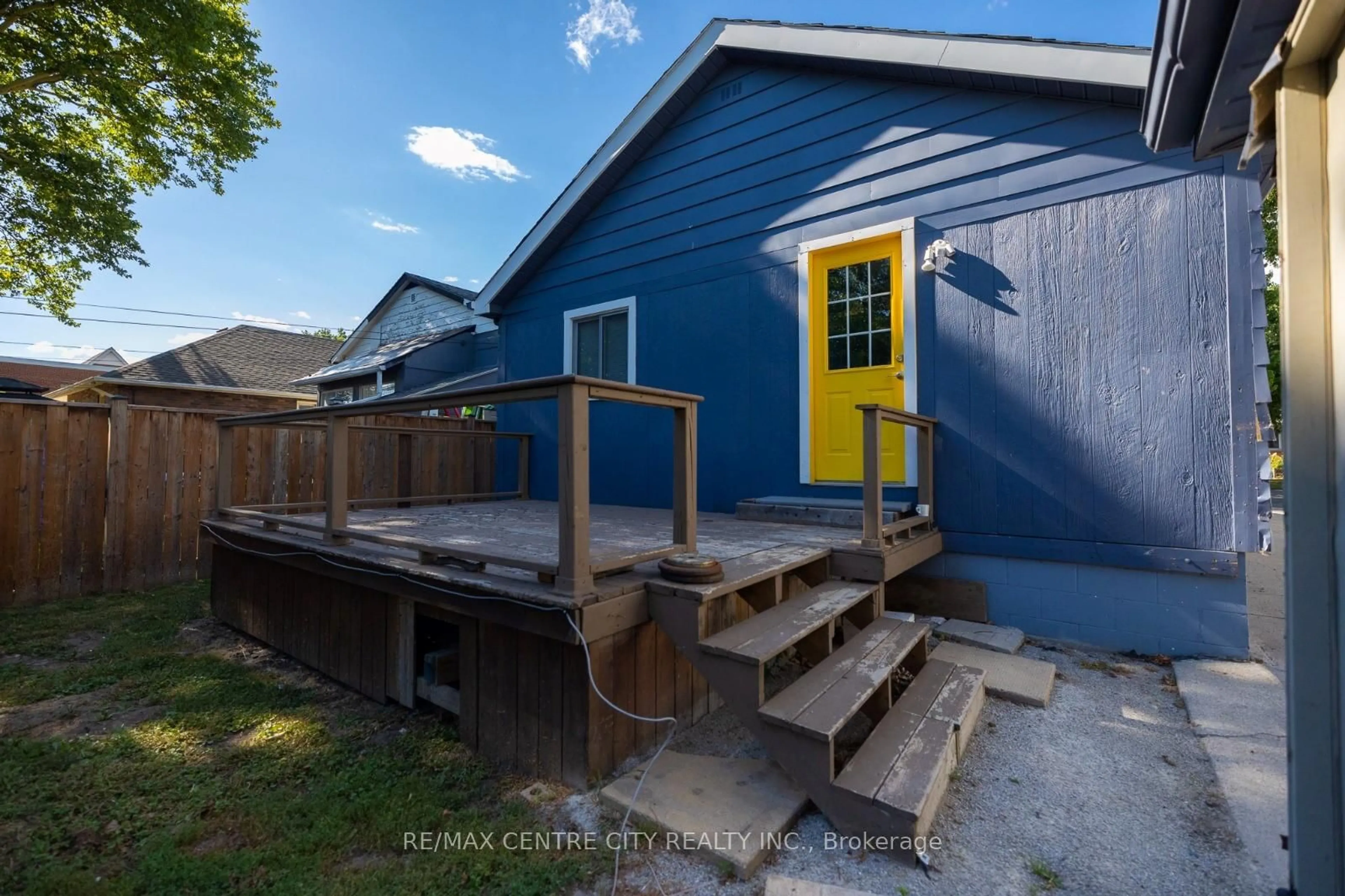 Unknown for 243 Kathleen Ave, Sarnia Ontario N7T 1E4