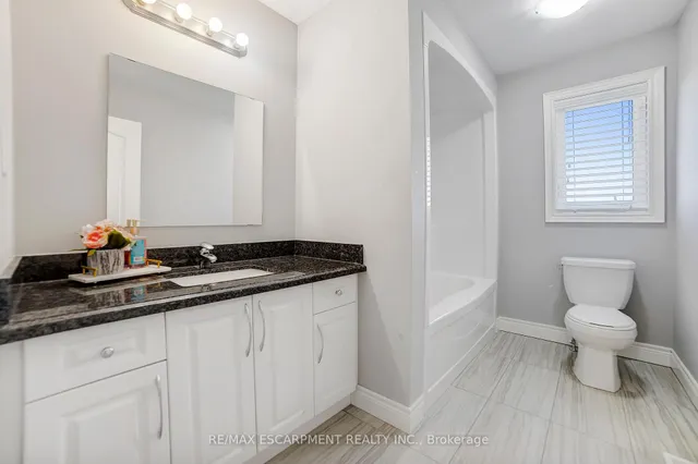 Additional property image - 111 Vineberg Dr
