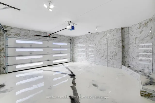 Additional property image - 111 Vineberg Dr
