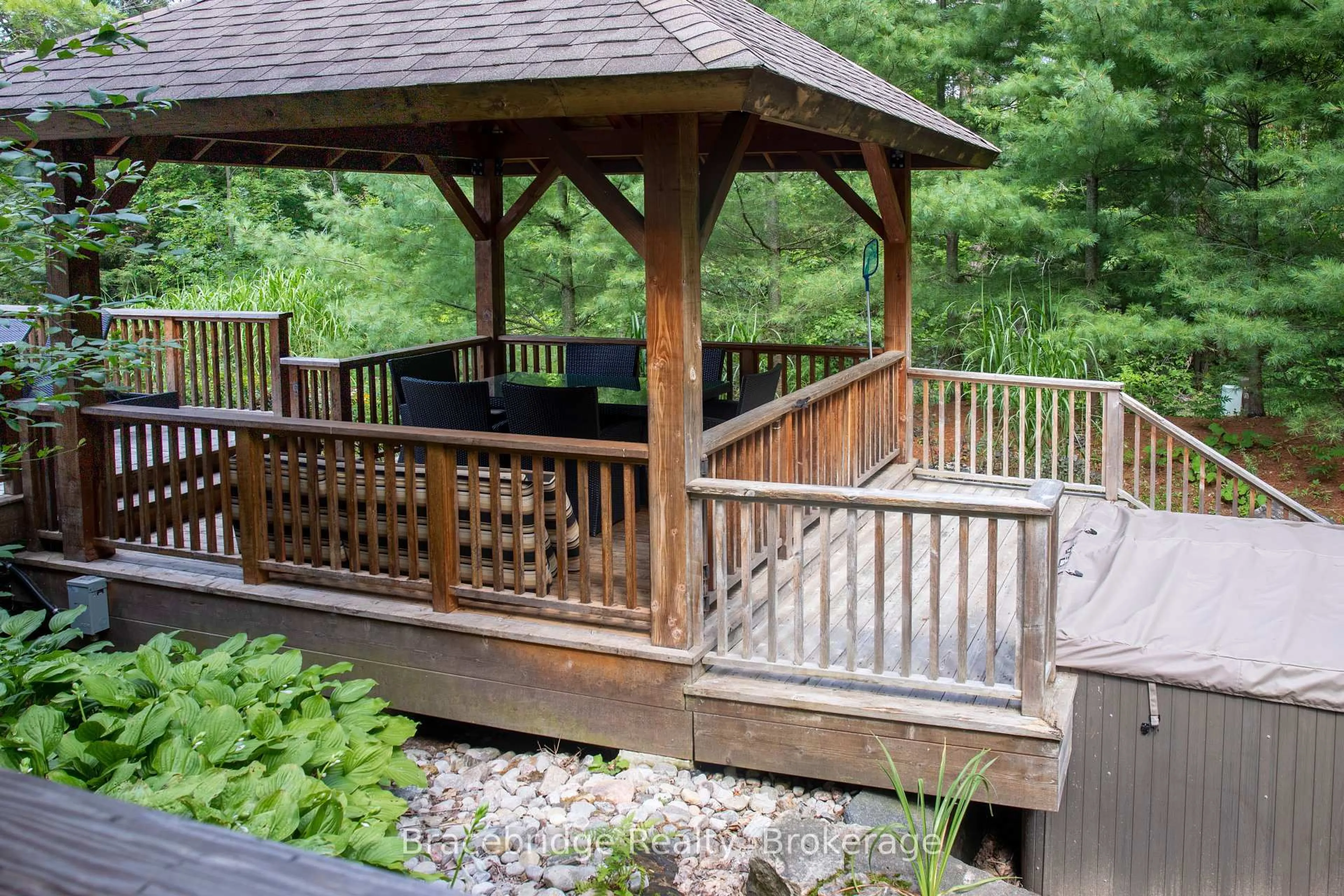 Patio, unknown for 3876 MUSKOKA RD HWY 118 N/A #Sandfield 9 W9, Muskoka Lakes Ontario P0B 1J0