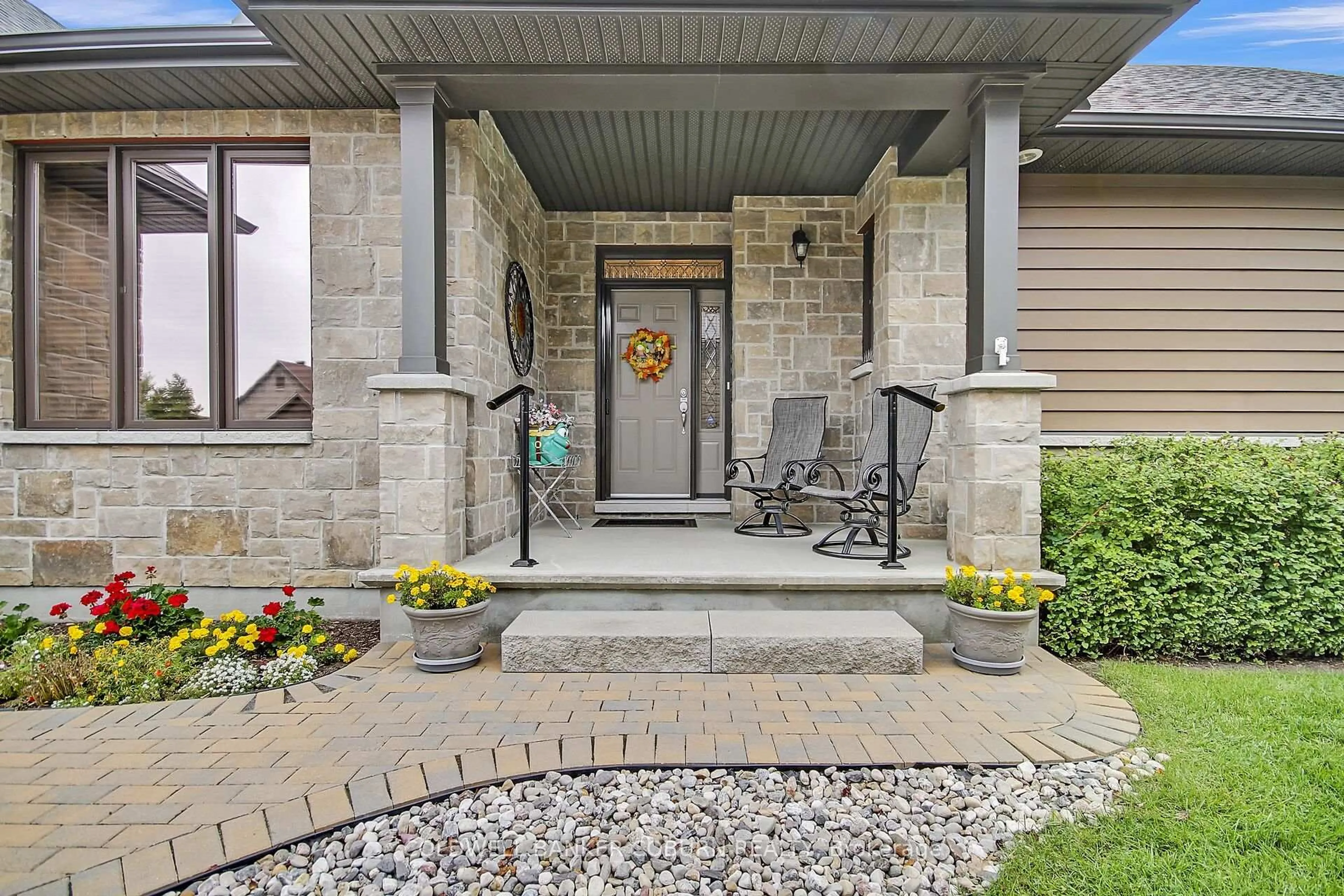 Indoor entryway for 103 MAGNOLIA Way, North Grenville Ontario K0G 1J0