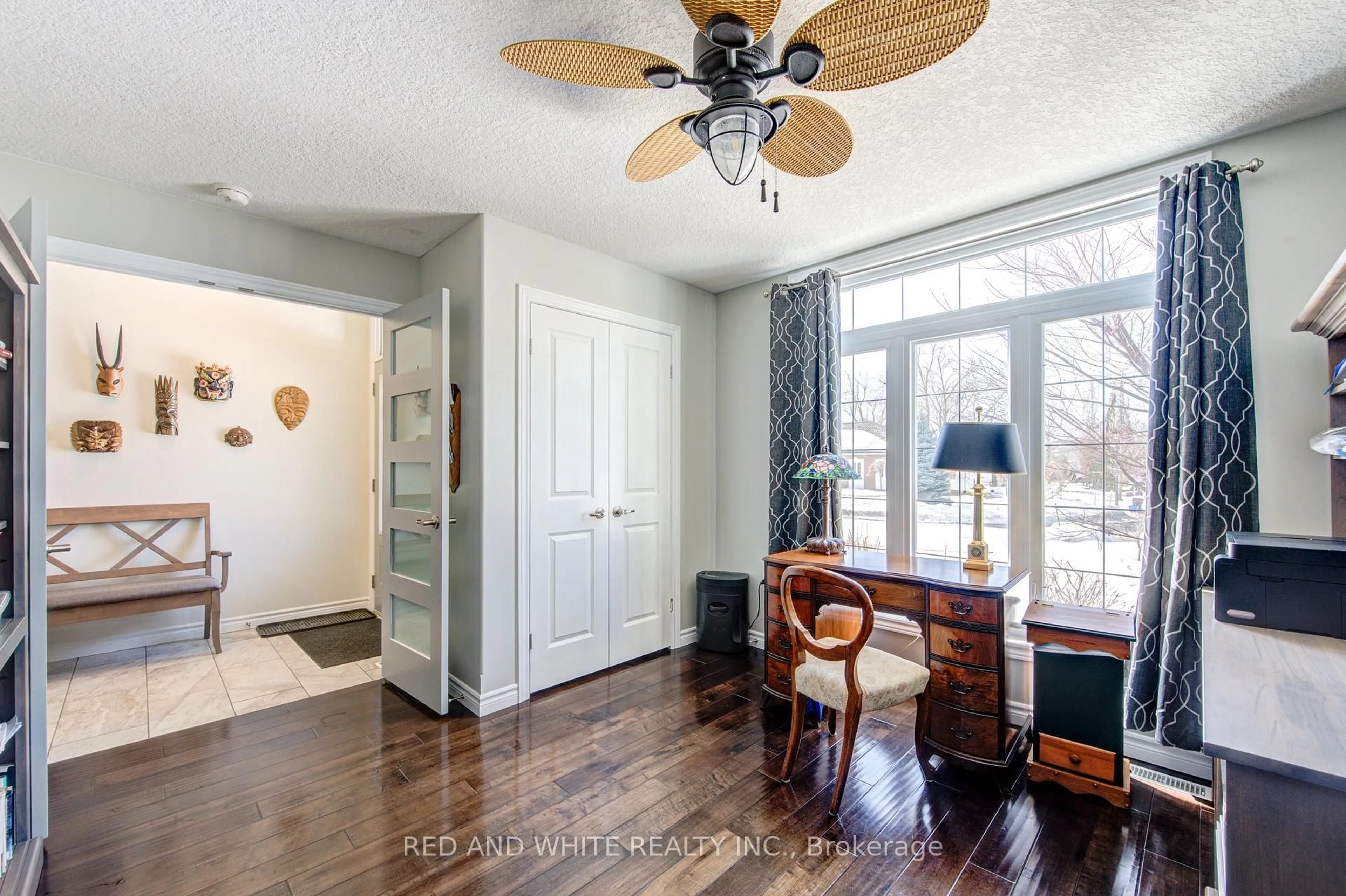 Indoor entryway for 194 Woods St, Stratford Ontario N5A 7T4