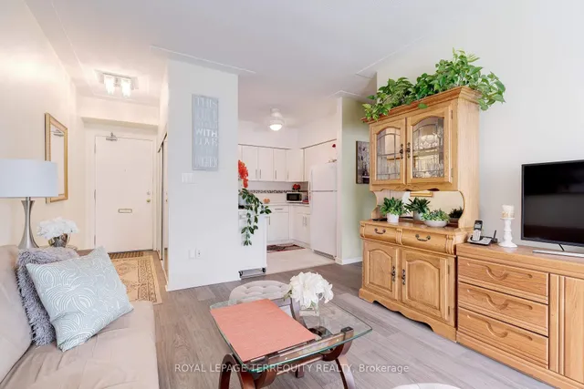 Additional property image - 10 WOODMAN Dr Unit 101