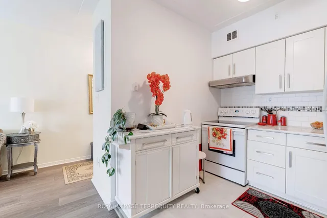 Additional property image - 10 WOODMAN Dr Unit 101