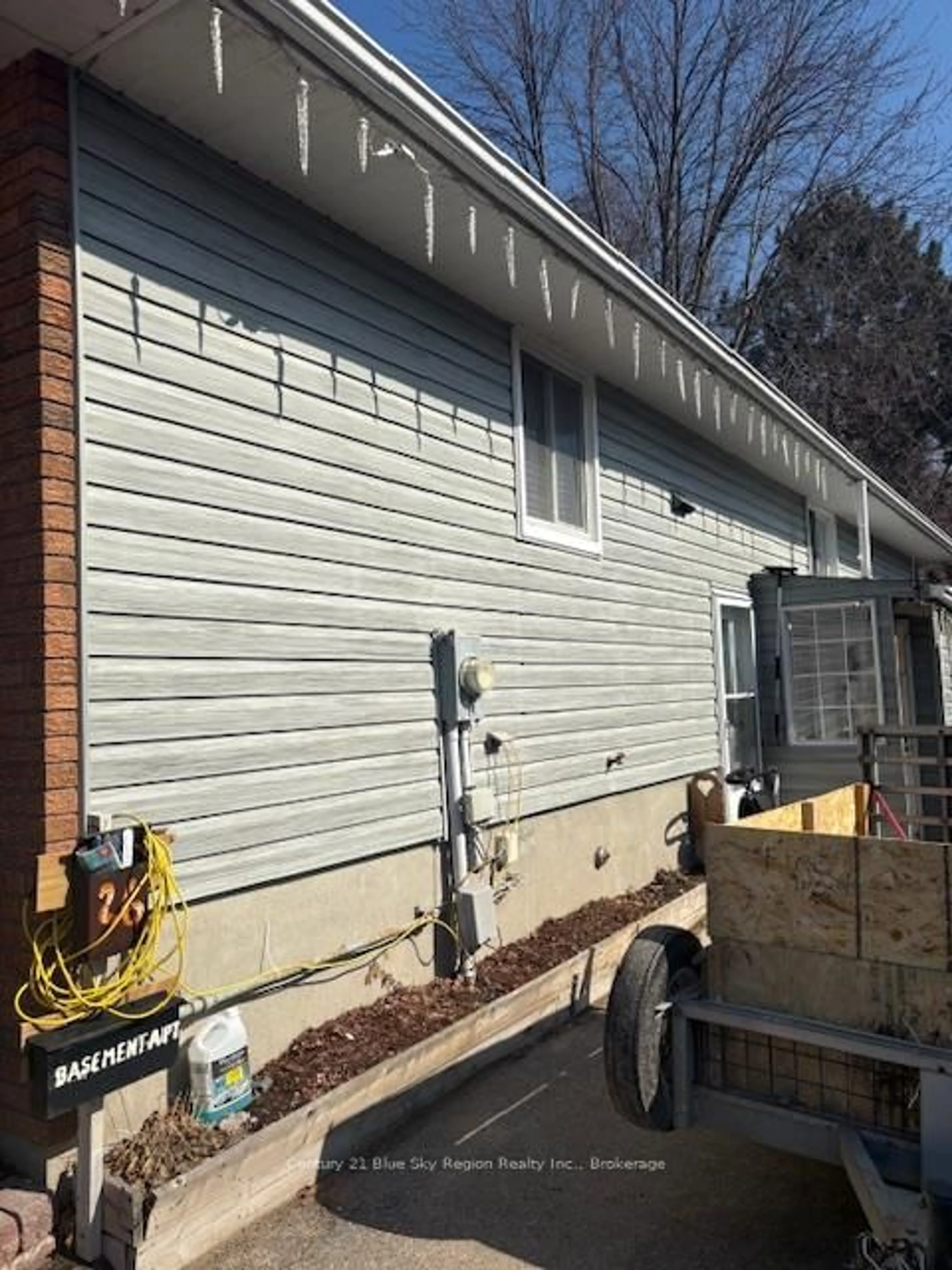 Home with vinyl exterior material, building for 26 Massey Dr, North Bay Ontario P1A 3Y4