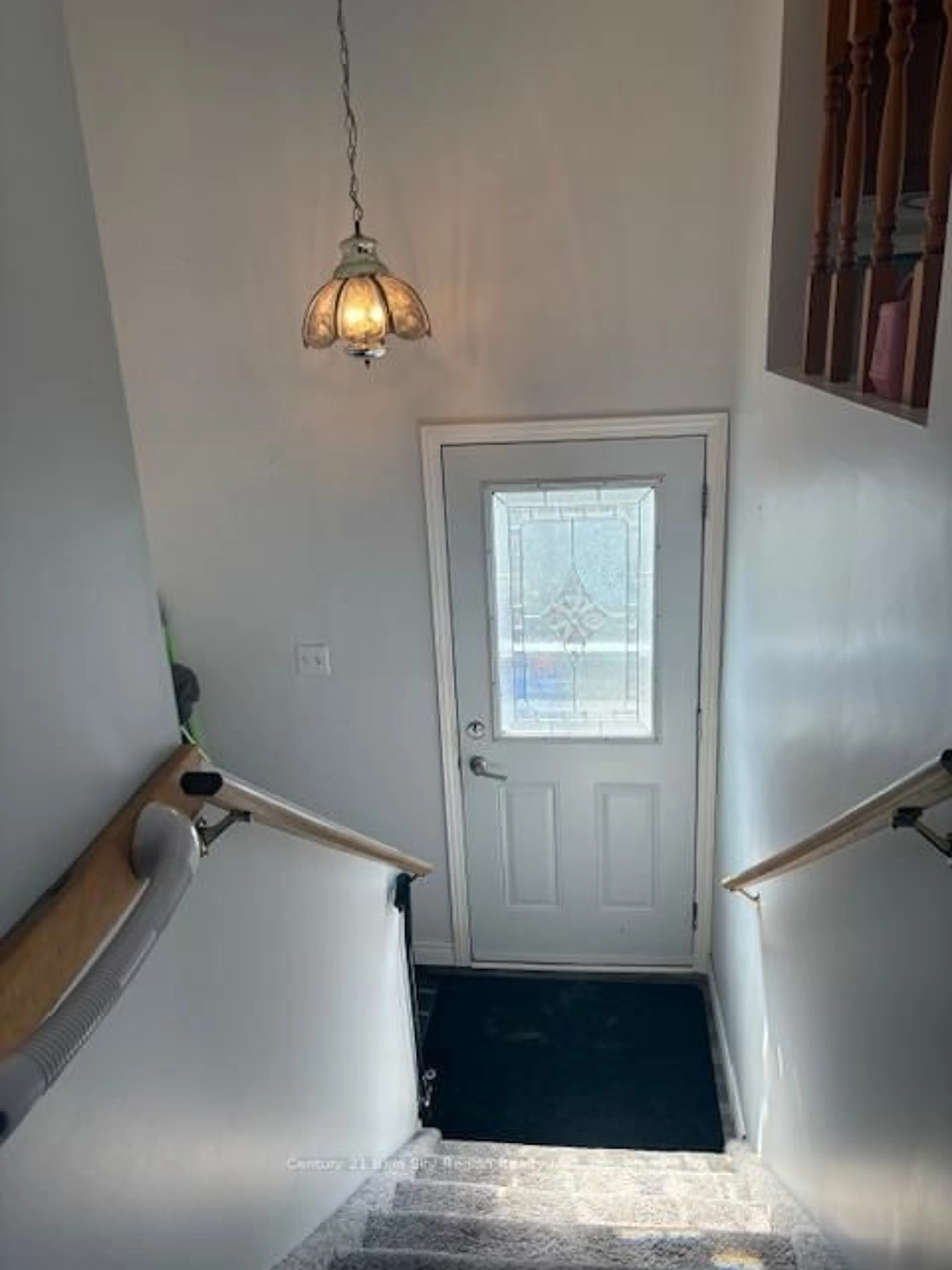 Indoor entryway for 26 Massey Dr, North Bay Ontario P1A 3Y4