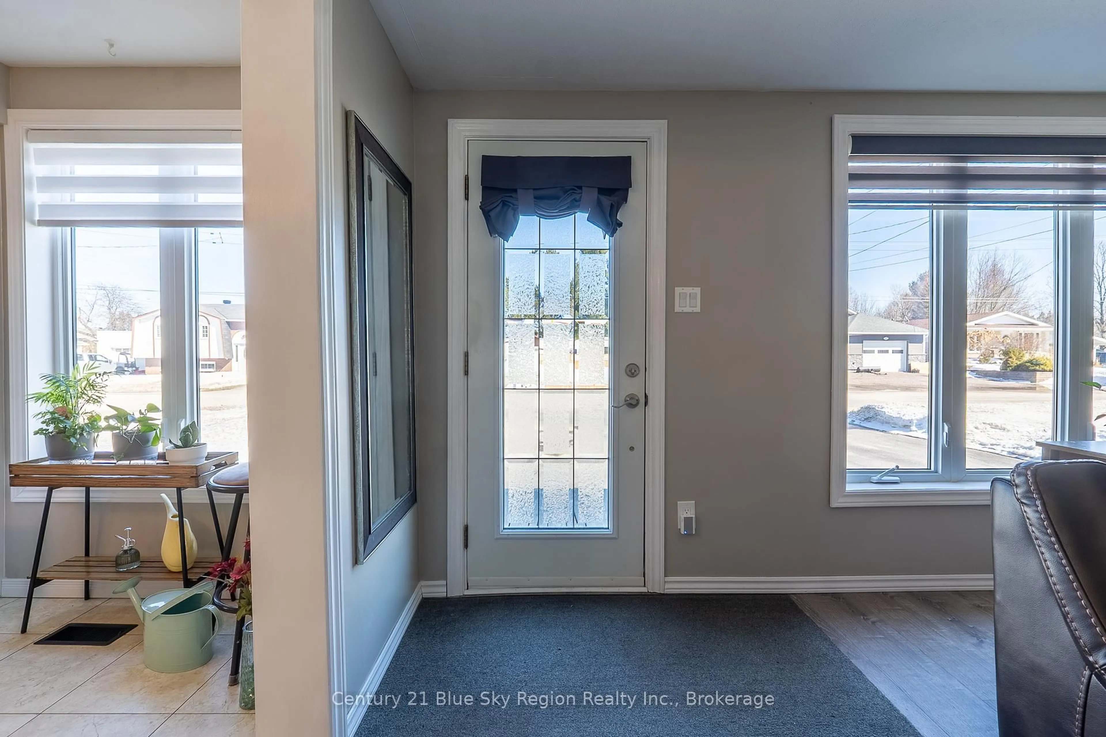 Indoor entryway for 347 Levesque St, West Nipissing Ontario P2B 3C9