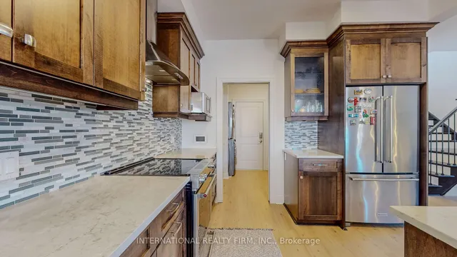 Additional property image - 275 Falconridge Dr