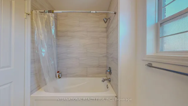 Additional property image - 275 Falconridge Dr