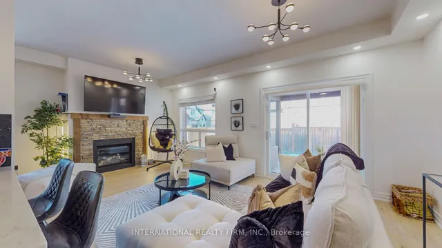 Additional property image - 275 Falconridge Dr