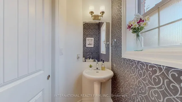 Additional property image - 275 Falconridge Dr