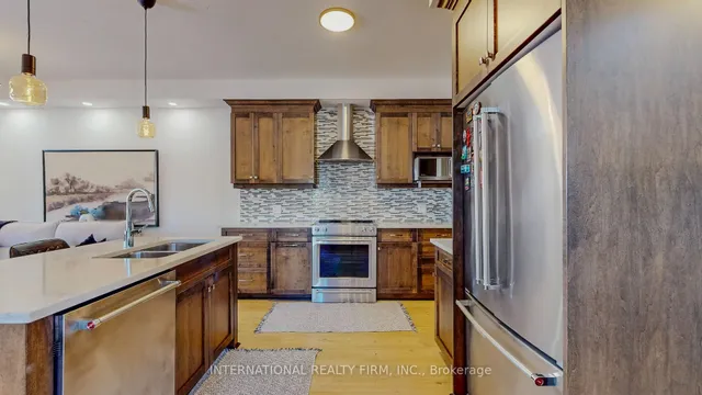 Additional property image - 275 Falconridge Dr