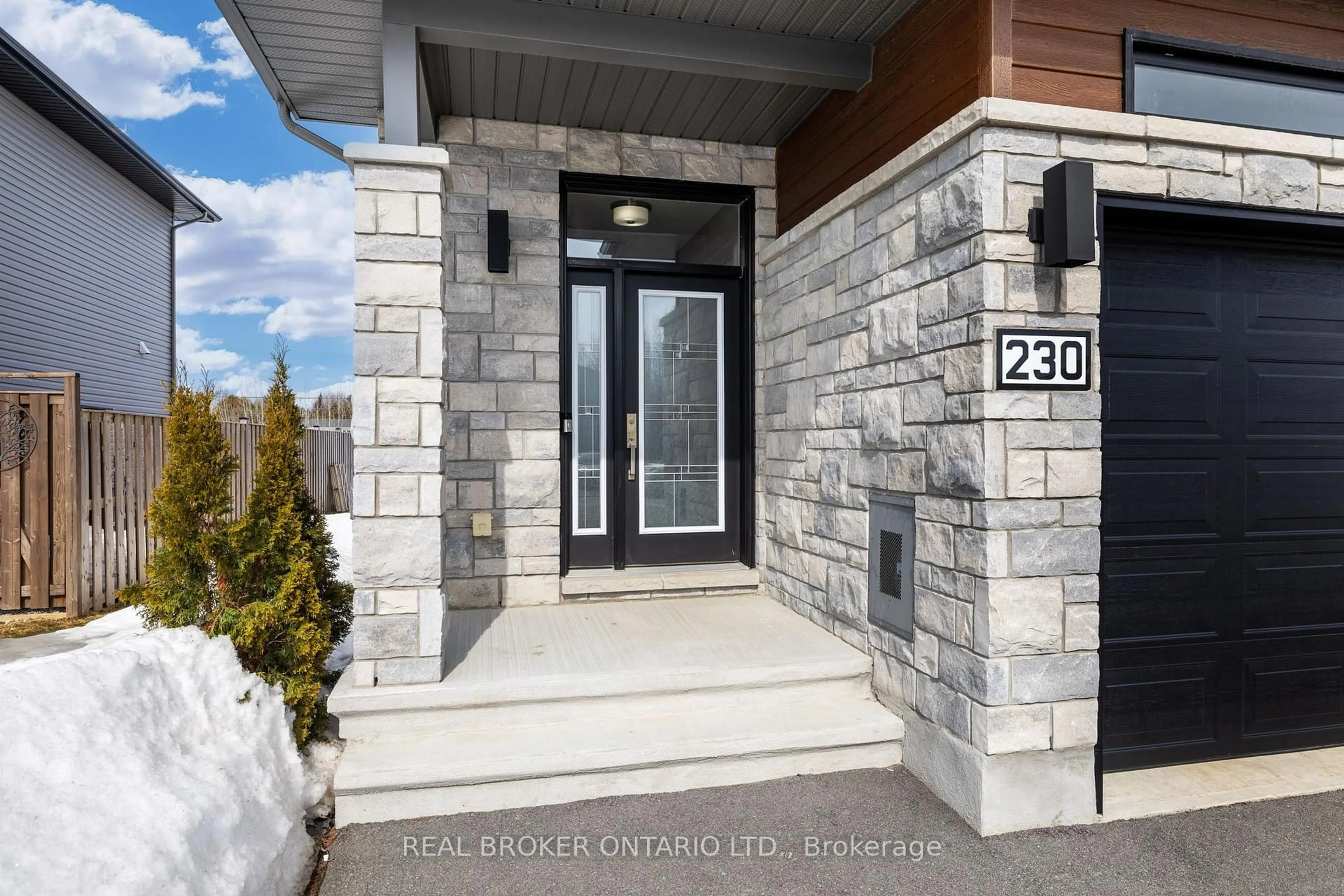 Indoor entryway for 230 Argile St, Casselman Ontario K0A 1M0