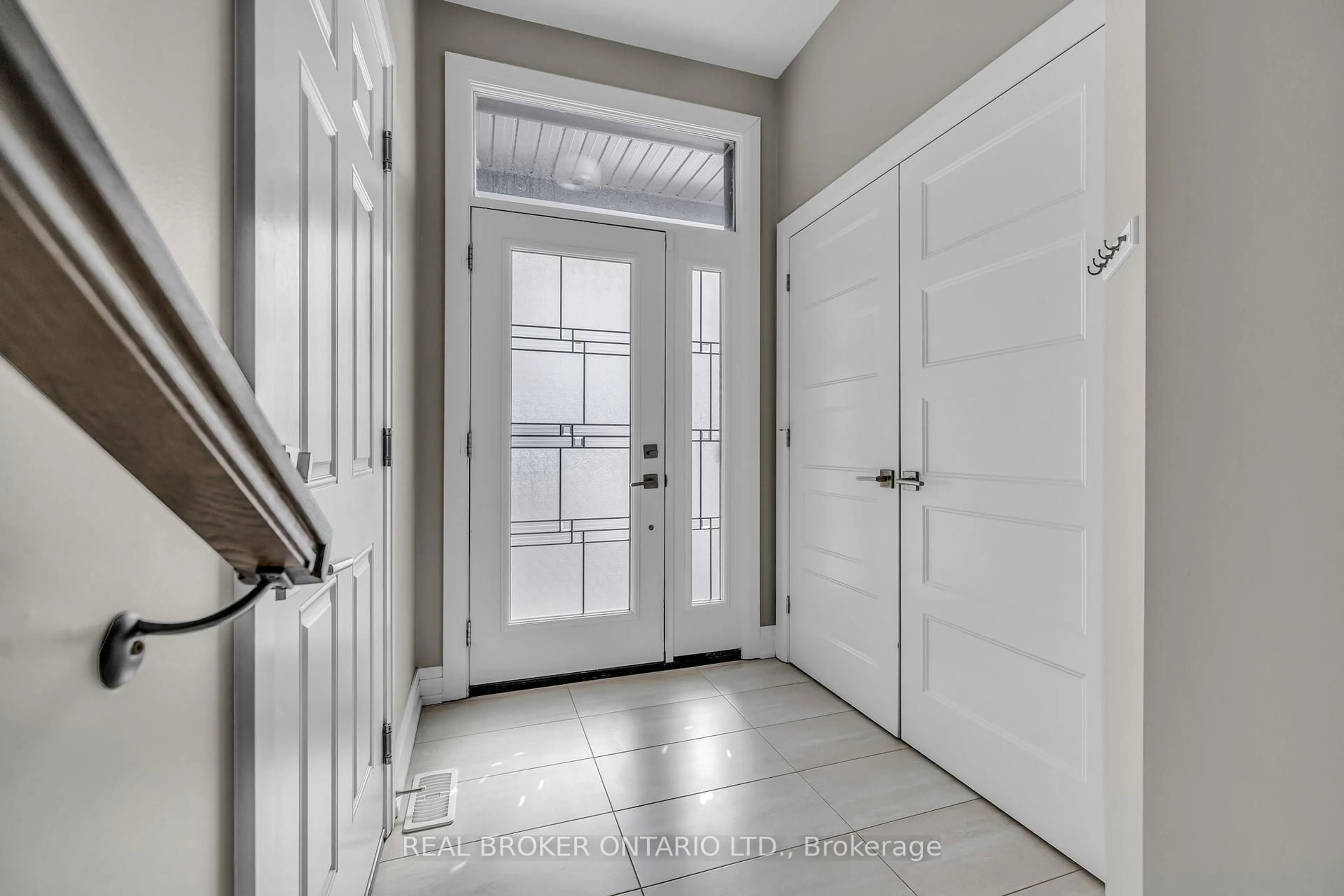 Indoor entryway for 230 Argile St, Casselman Ontario K0A 1M0