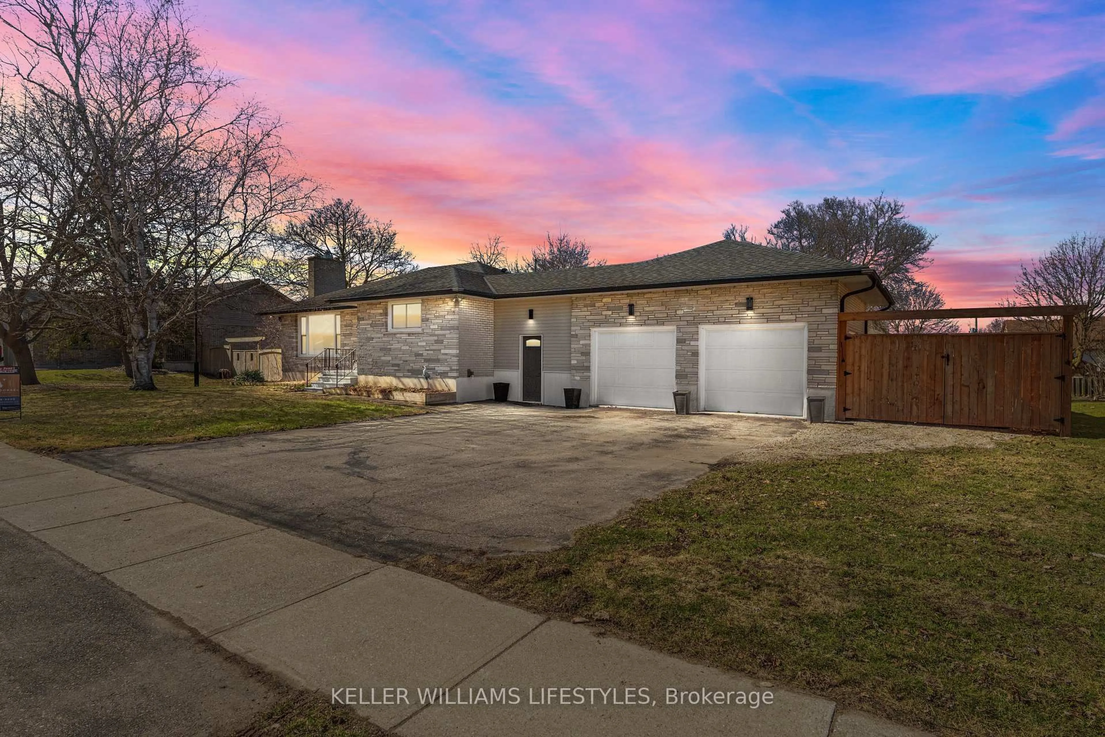 A pic from outside/outdoor area/front of a property/back of a property/a pic from drone, street for 48 UNION St, Lambton Shores Ontario N0N 1J0