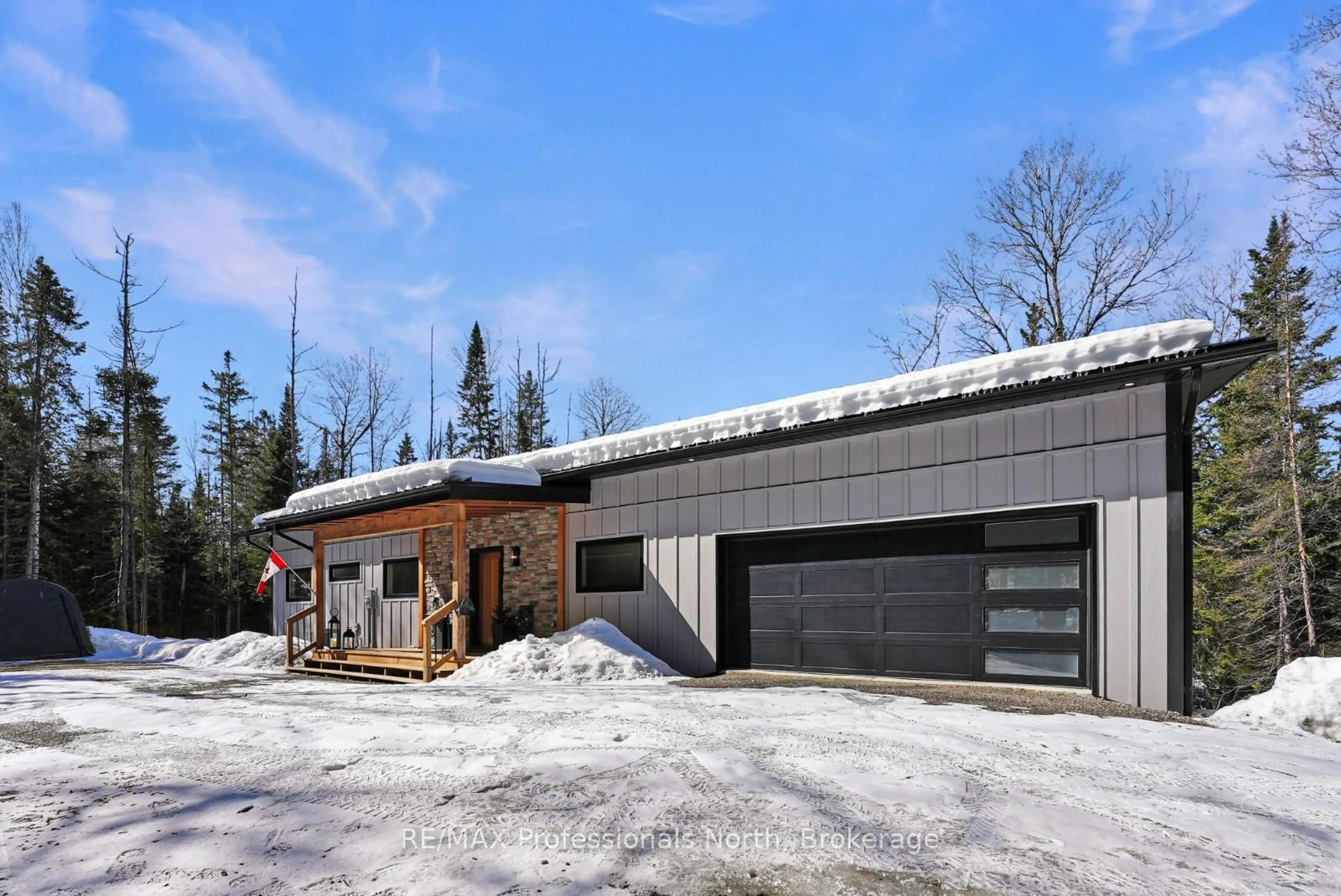 Indoor garage for 1086 Stothart Creek Rd, Dysart et al Ontario K0M 1S0