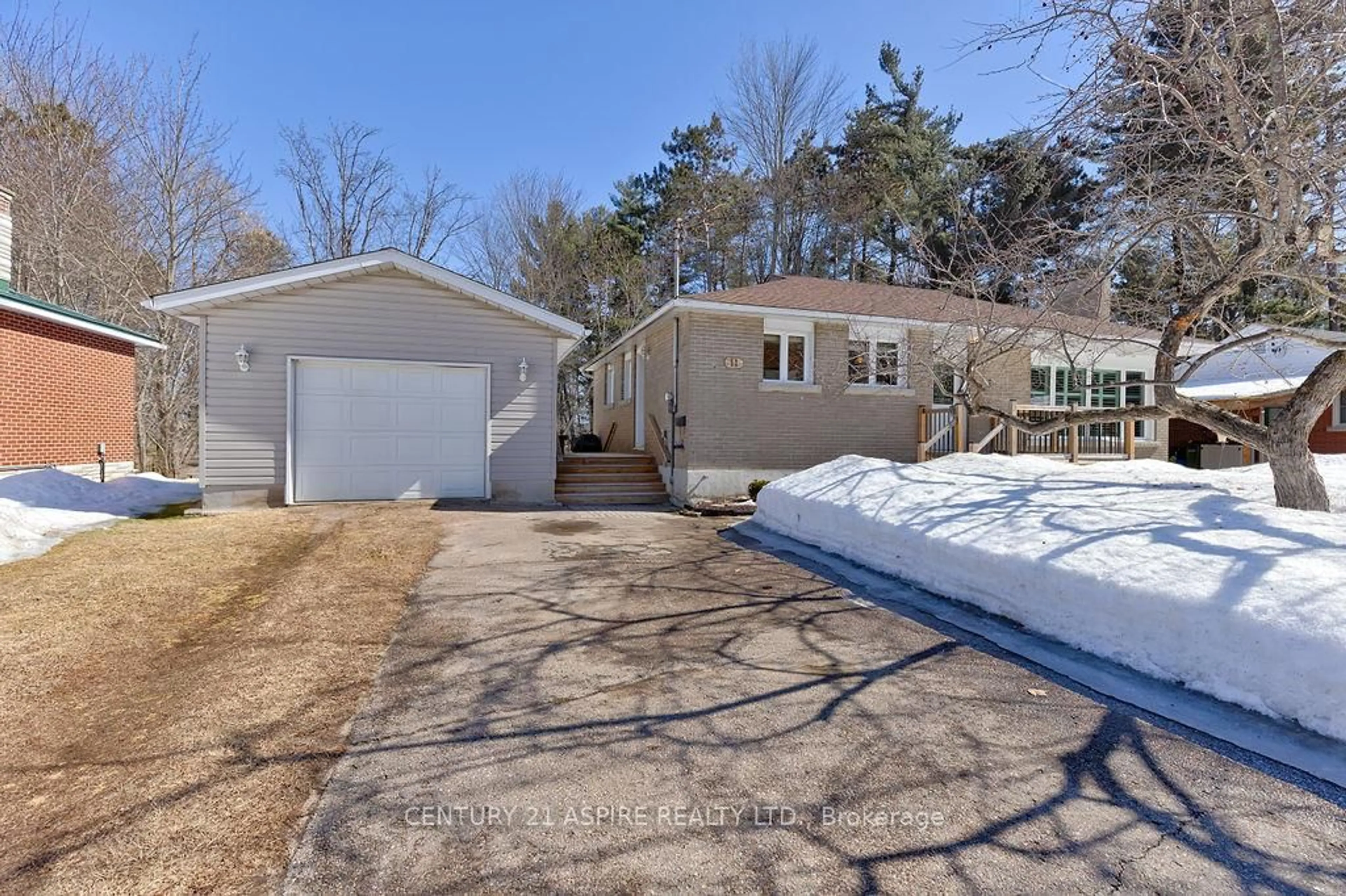 A pic from outside/outdoor area/front of a property/back of a property/a pic from drone, unknown for 11 Kramer Ave, Petawawa Ontario K8H 1Z9