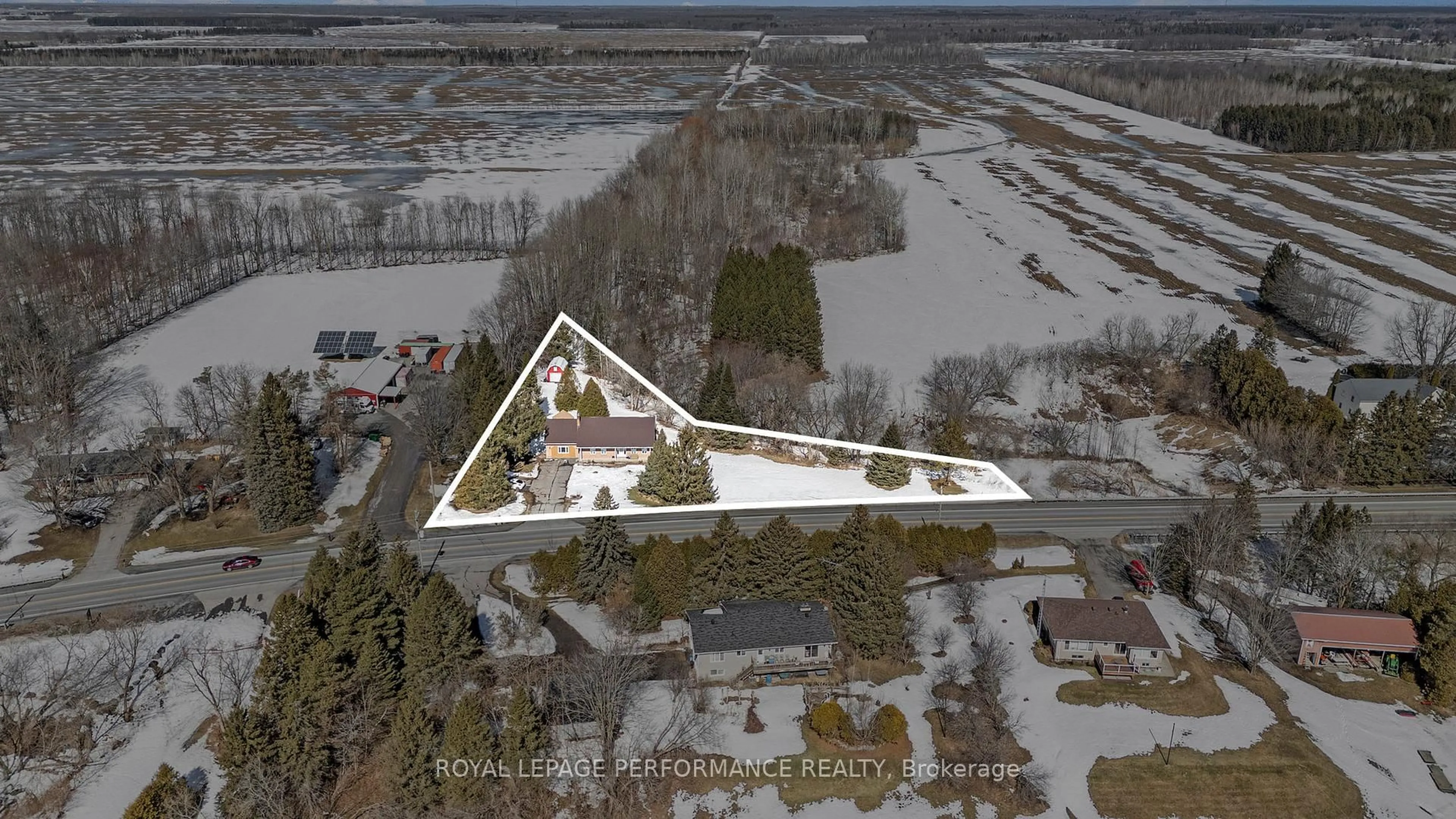 A pic from outside/outdoor area/front of a property/back of a property/a pic from drone, water/lake/river/ocean view for 1395 Notre-Dame St, Russell Ontario K0A 1W0