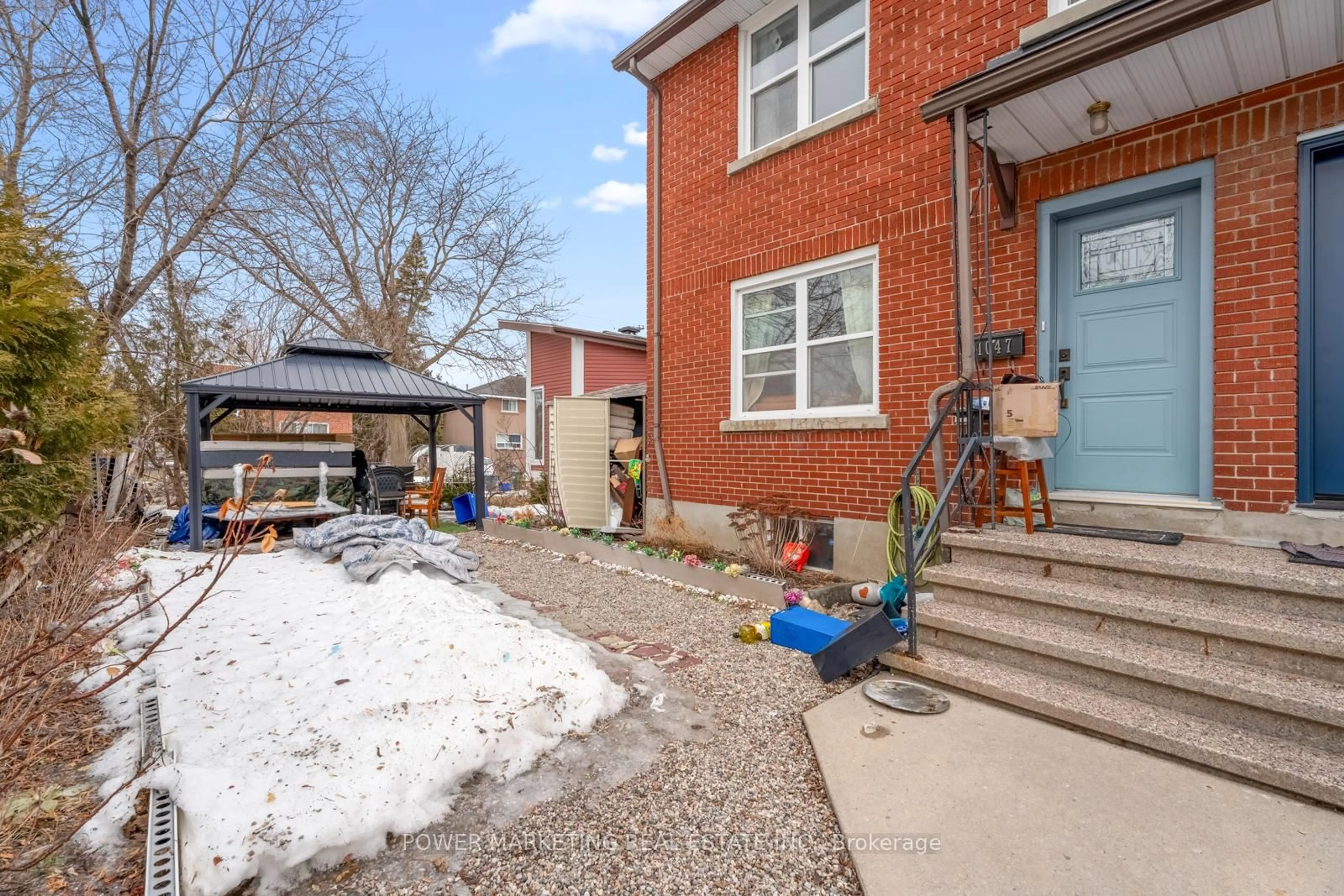 Home with brick exterior material, street for 1047 Hollington St, Ottawa Ontario K1Z 6L2