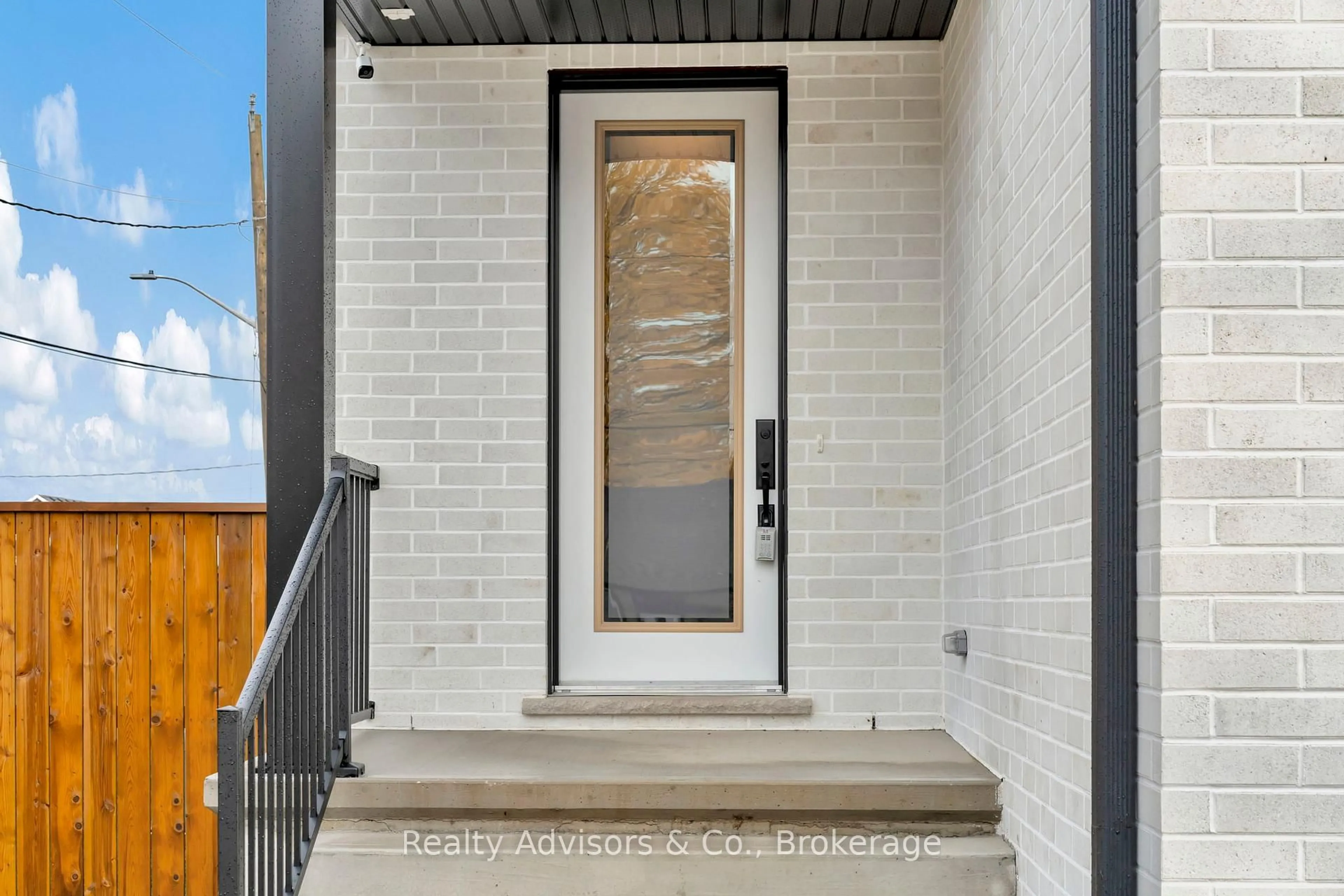 Indoor entryway for 56282 Heritage Line, Bayham Ontario N0J 1Y0