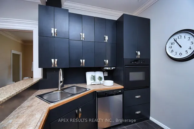 Additional property image - 332 KING St