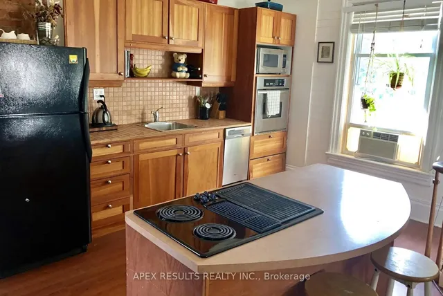 Additional property image - 332 KING St