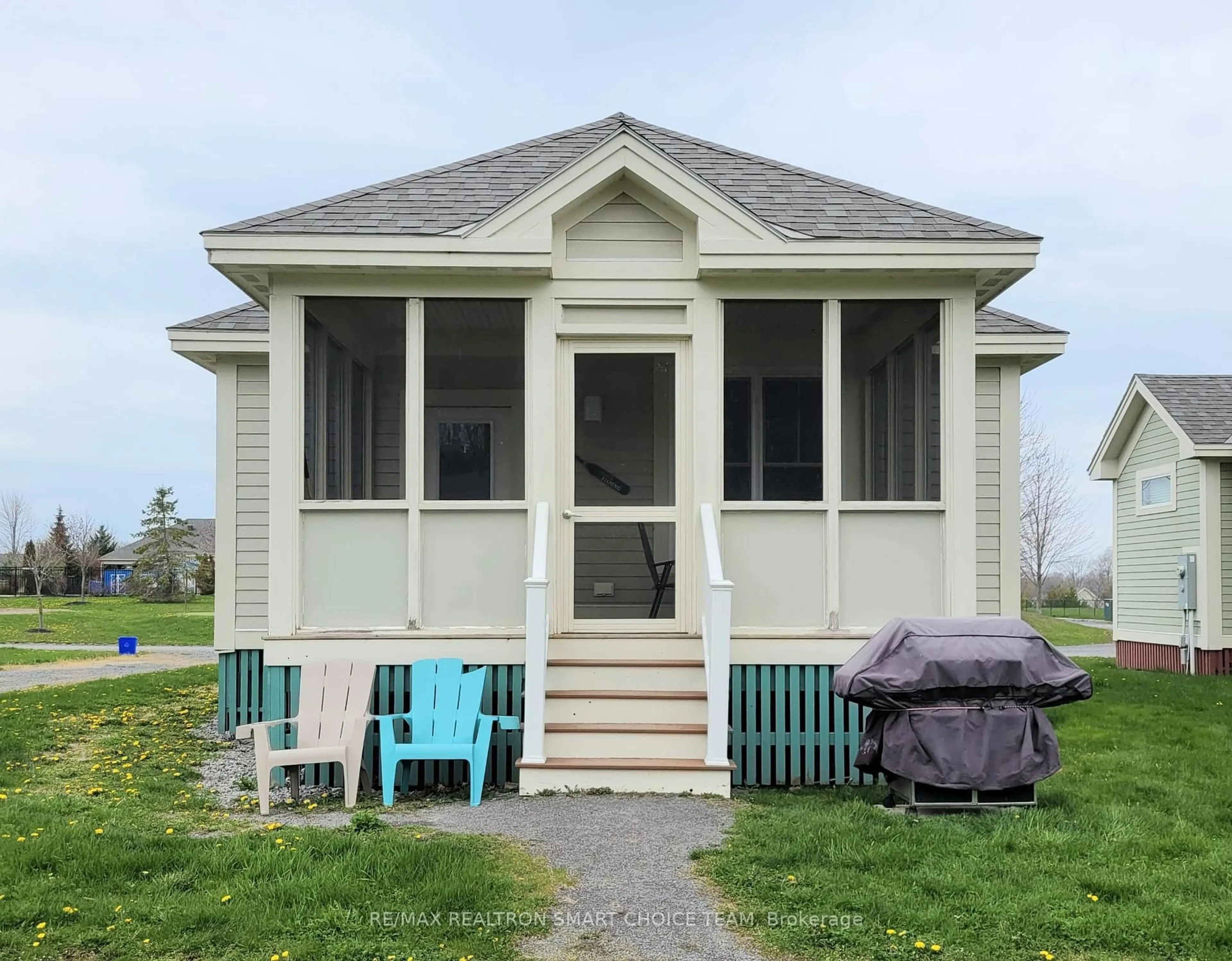 Home with vinyl exterior material, street for 40 Meadow View Lane, Prince Edward County Ontario K0K 1P0