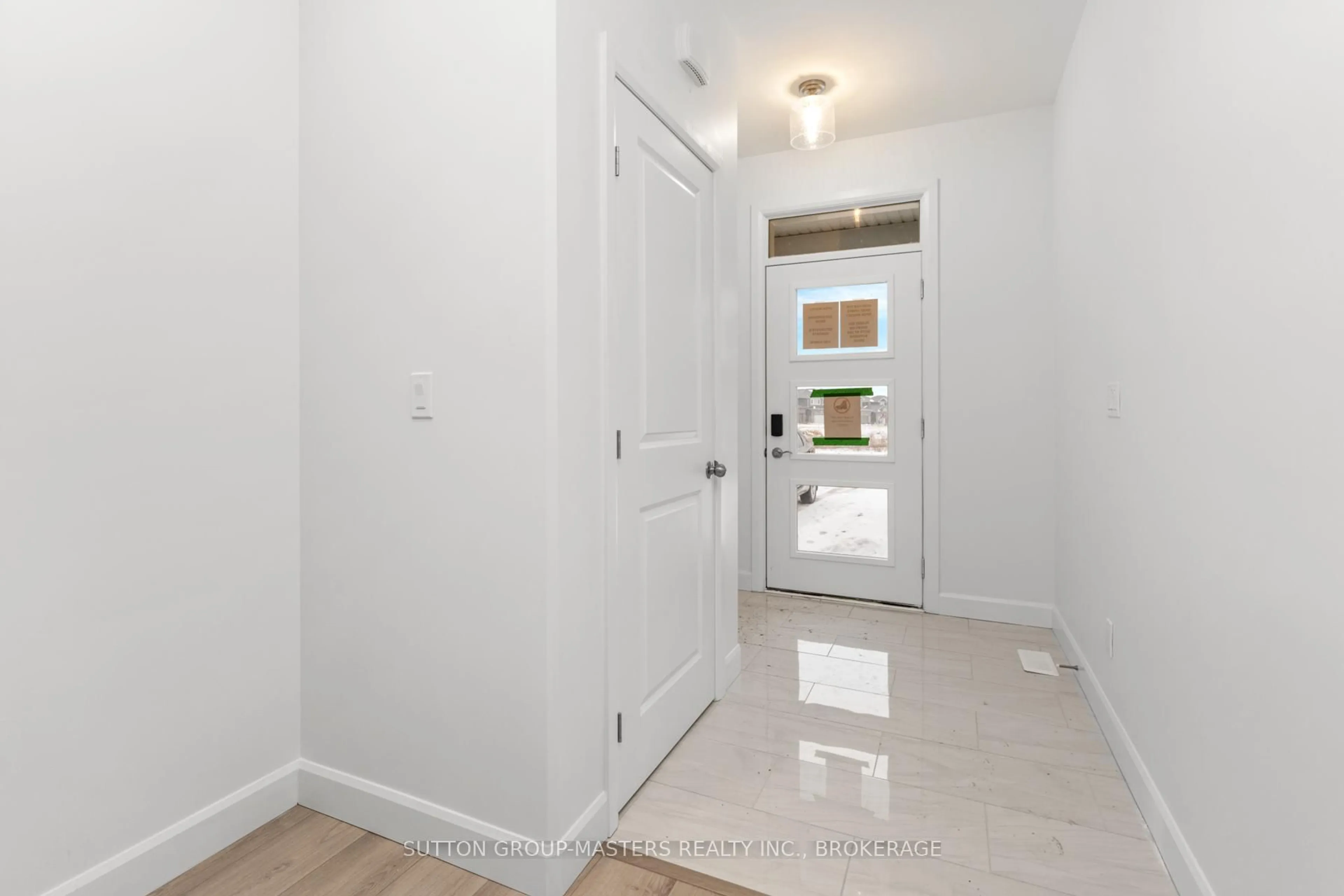 Indoor entryway for 226 Dr Richard James Cres, Loyalist Ontario K7N 0E9