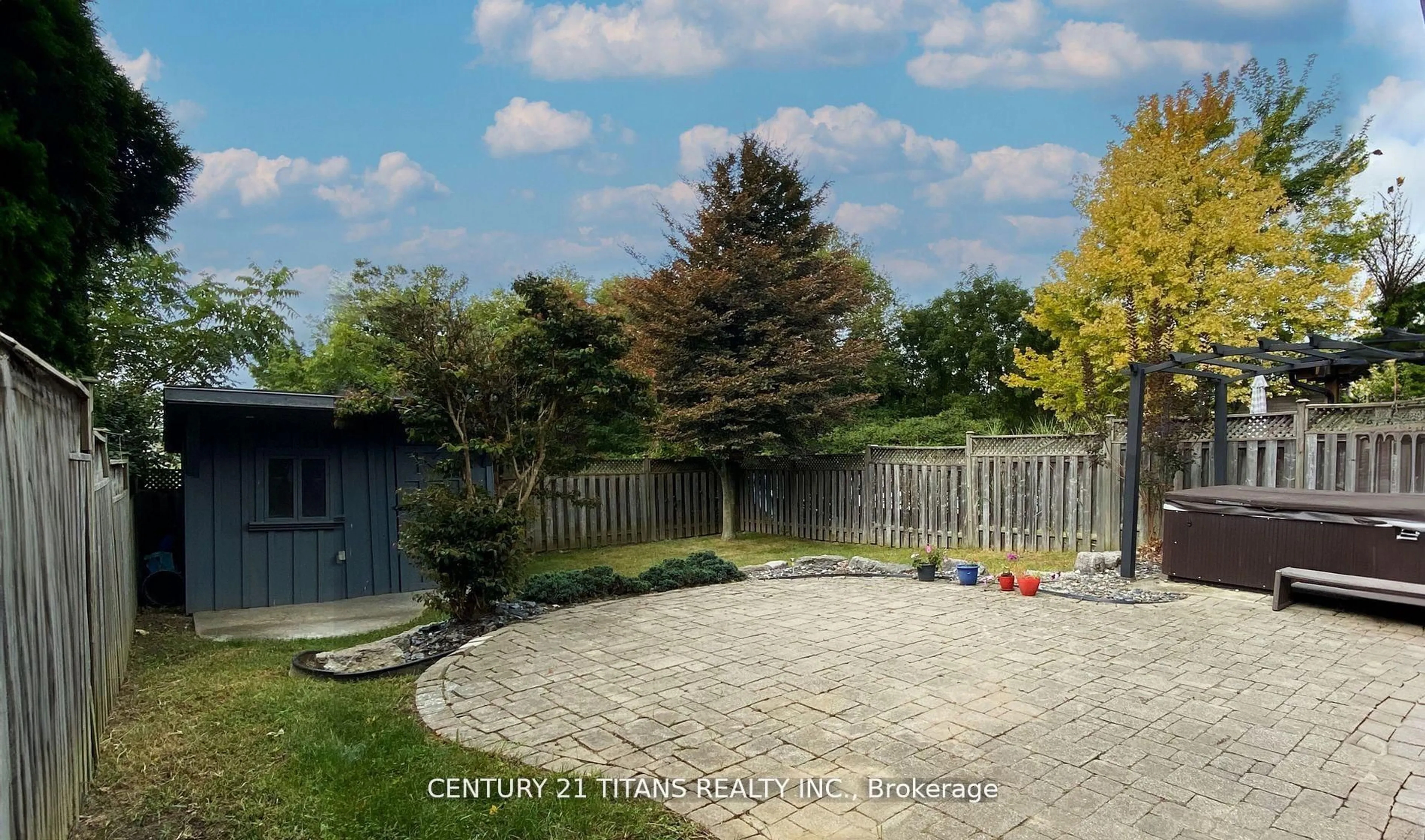 Patio, street for 198 Taylor Tr, Chatham-Kent Ontario N7L 0A2