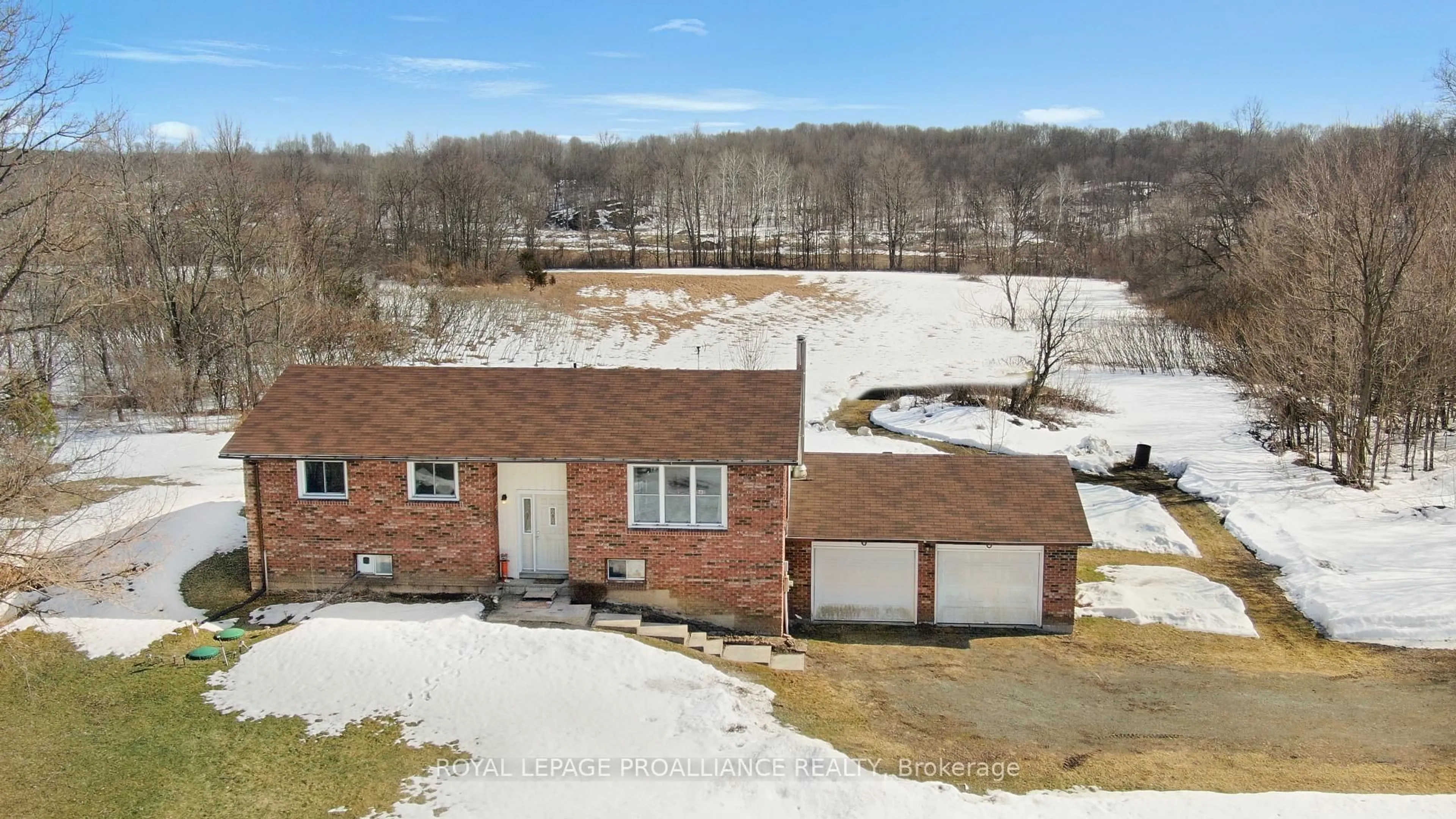 A pic from outside/outdoor area/front of a property/back of a property/a pic from drone, unknown for 175 Rockfield Rd, Front of Yonge Ontario K0E 1R0