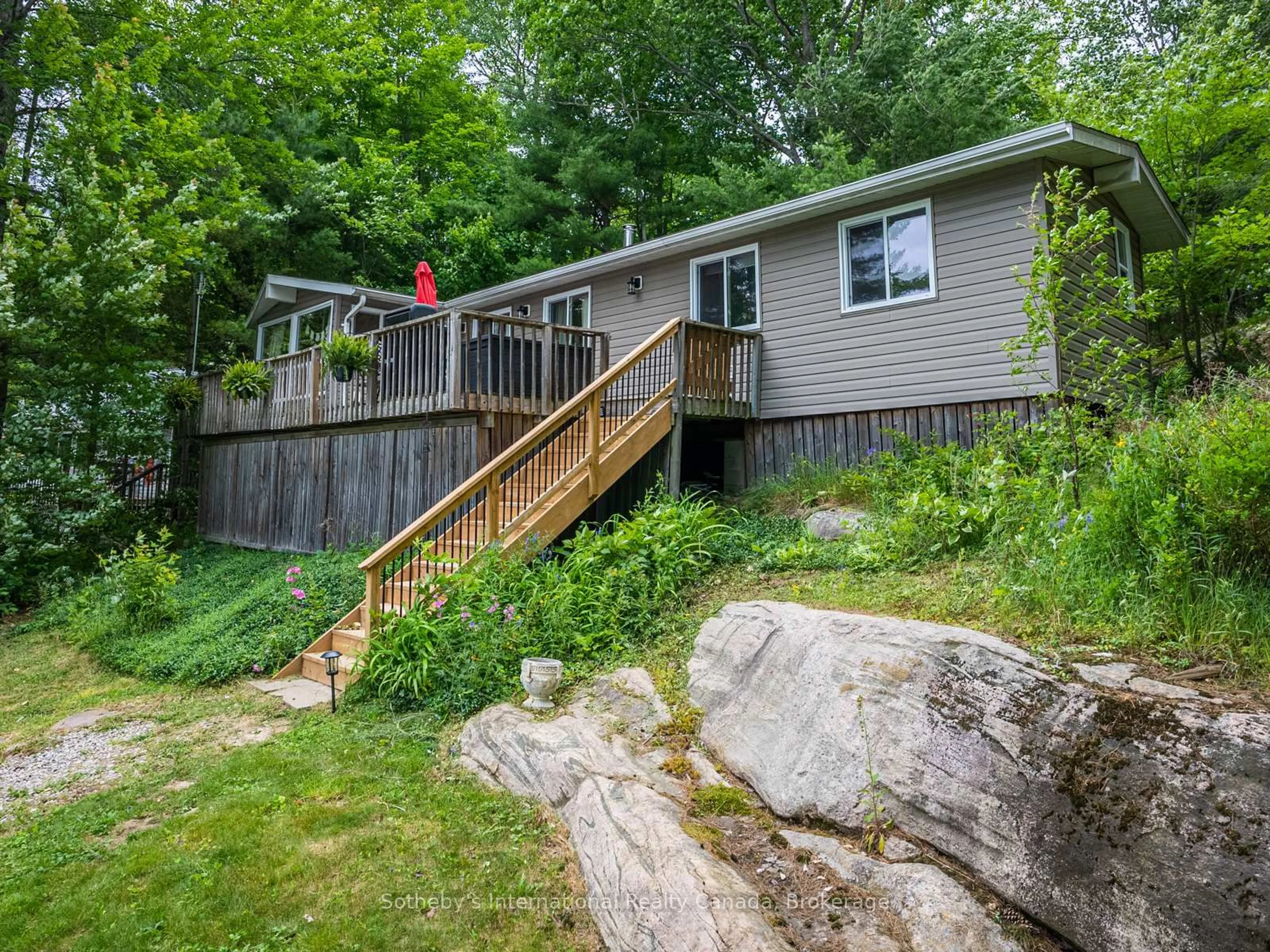 Patio, unknown for 1040 Kahshe Lake N/A, Gravenhurst Ontario P0E 1G0