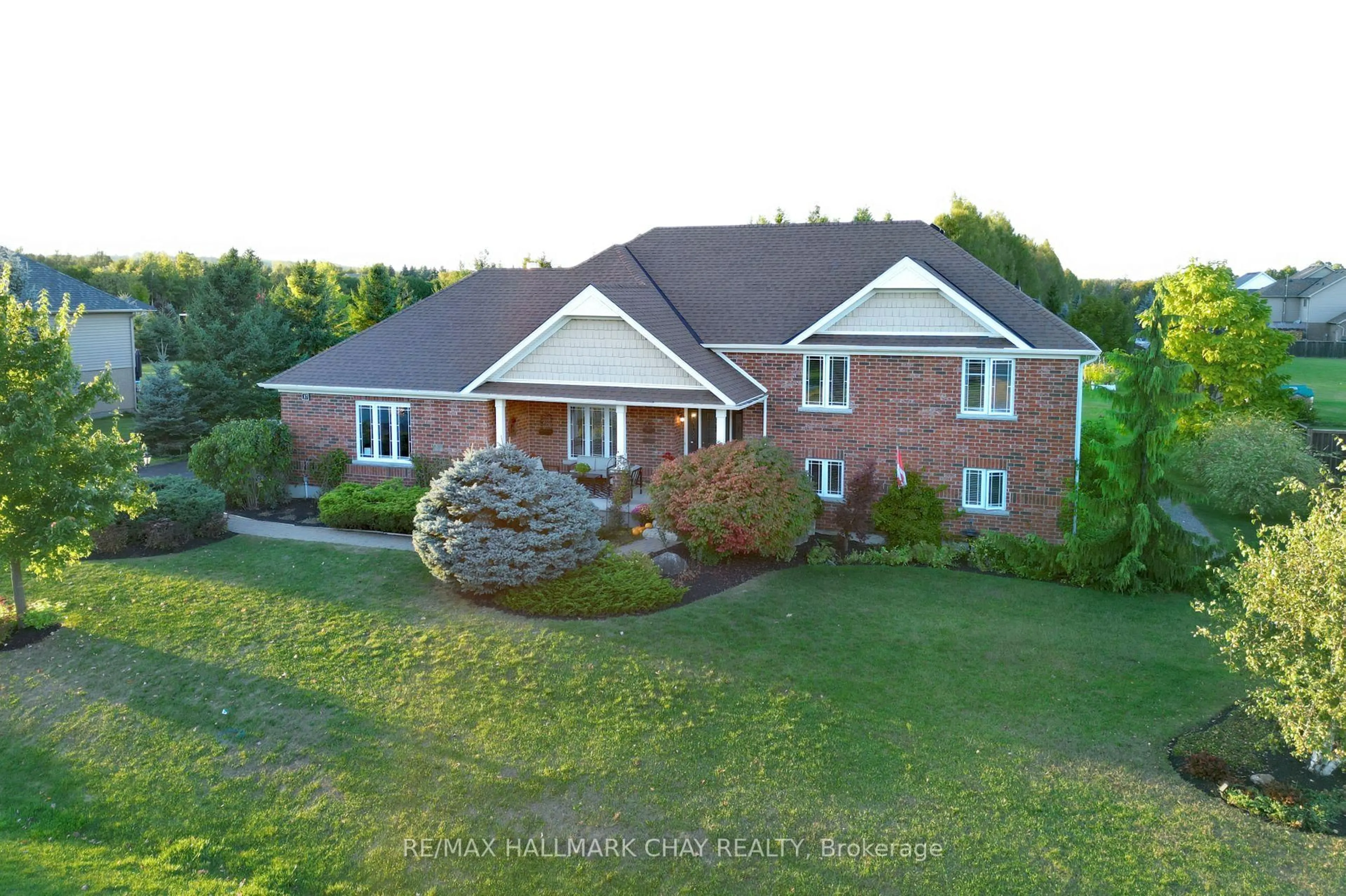 A pic from outside/outdoor area/front of a property/back of a property/a pic from drone, unknown for 37 Somerville Cres, Mulmur Ontario L0N 1M0