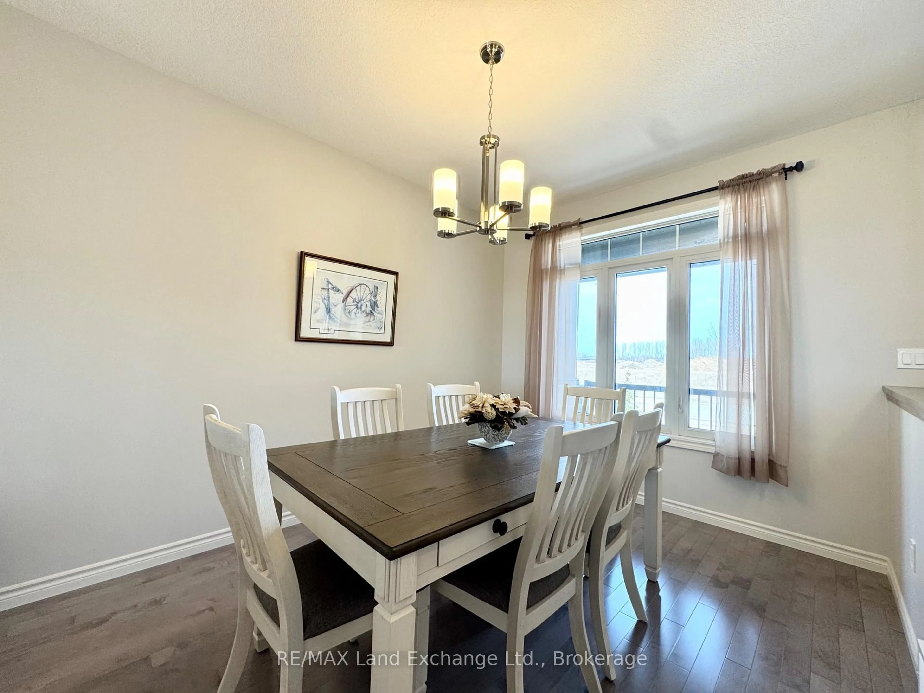 Dining room, wood/laminate floor for 494 Ivings Dr, Saugeen Shores Ontario N0H 2C3