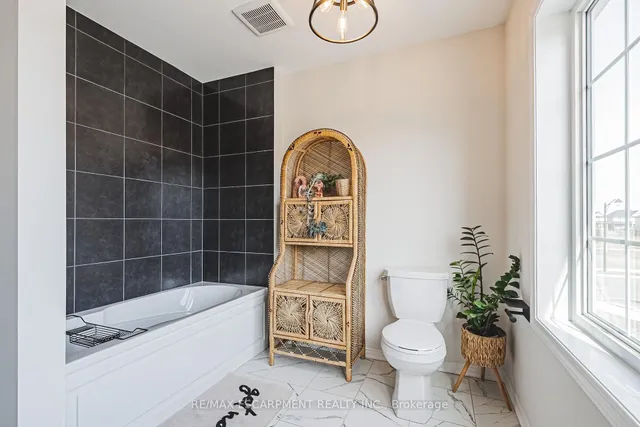 Additional property image - 249 Kinsman Dr