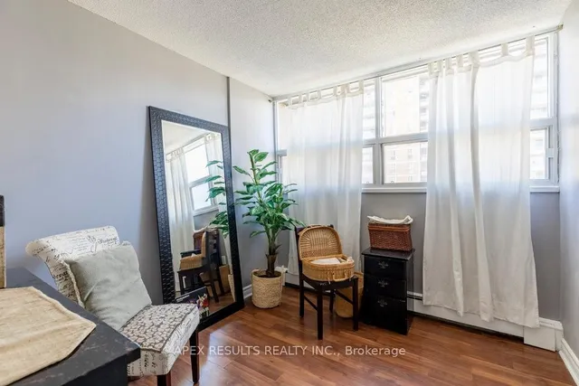 Additional property image - 1950 Main St Unit 405