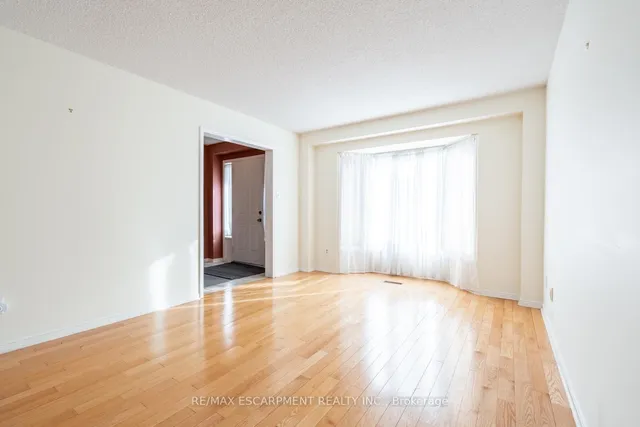 Additional property image - 7 Creekwood Pl