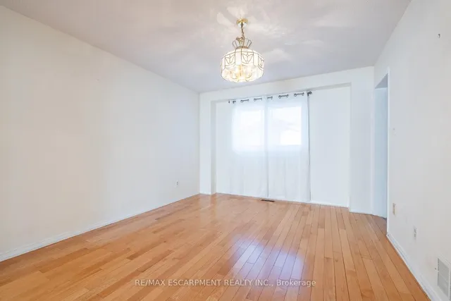 Additional property image - 7 Creekwood Pl