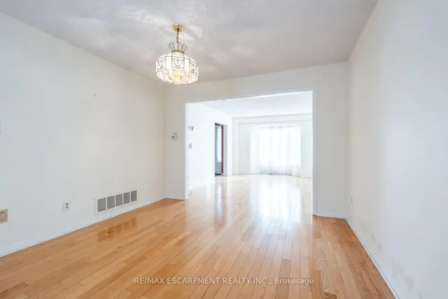 Additional property image - 7 Creekwood Pl