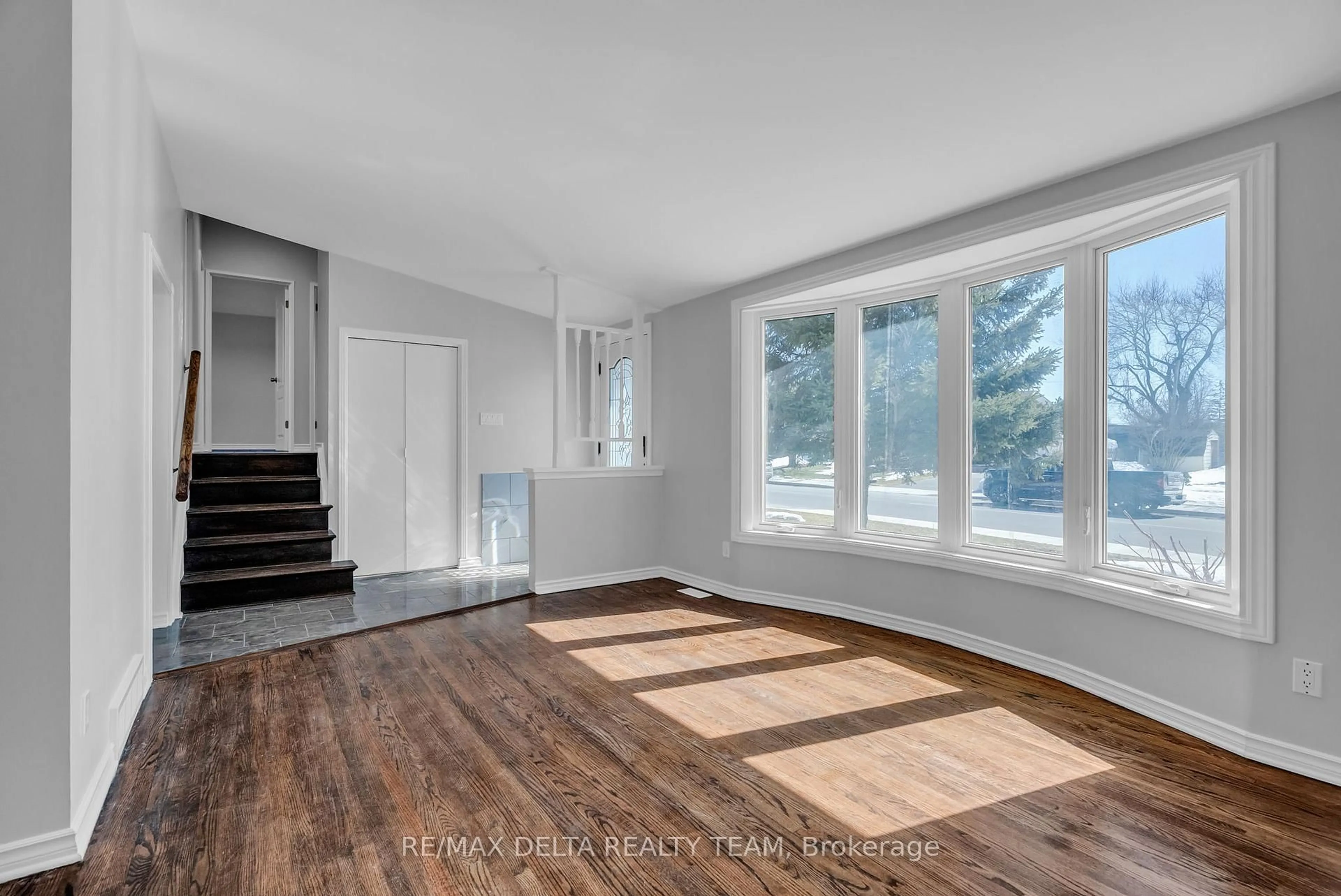 Unknown for 239 TOMPKINS Ave, Orleans Ontario K1E 1H1