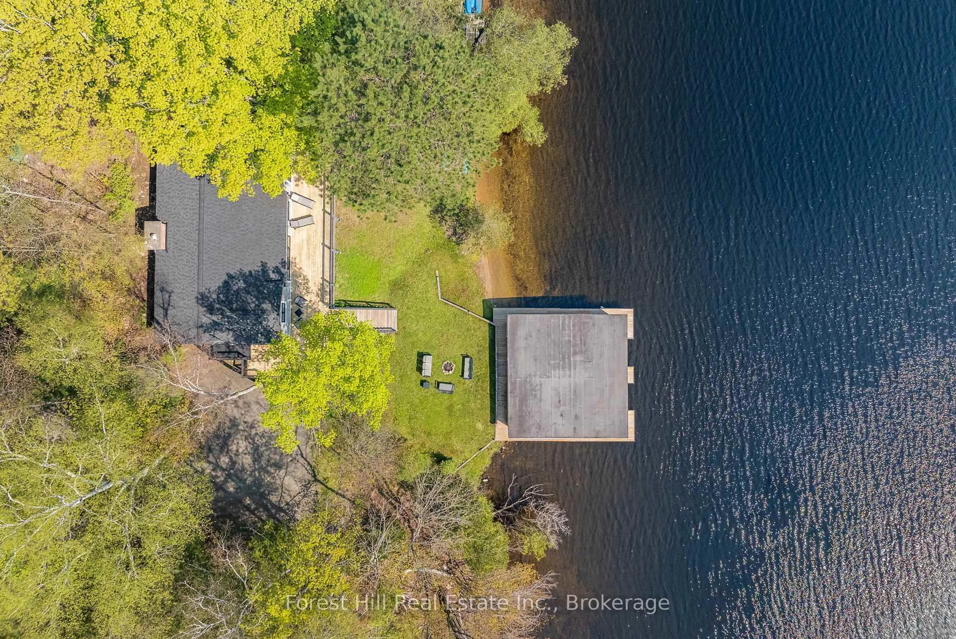 A pic from outside/outdoor area/front of a property/back of a property/a pic from drone, water/lake/river/ocean view for 1017 WHITE PINE Rd, Lake of Bays Ontario P1H 2J3