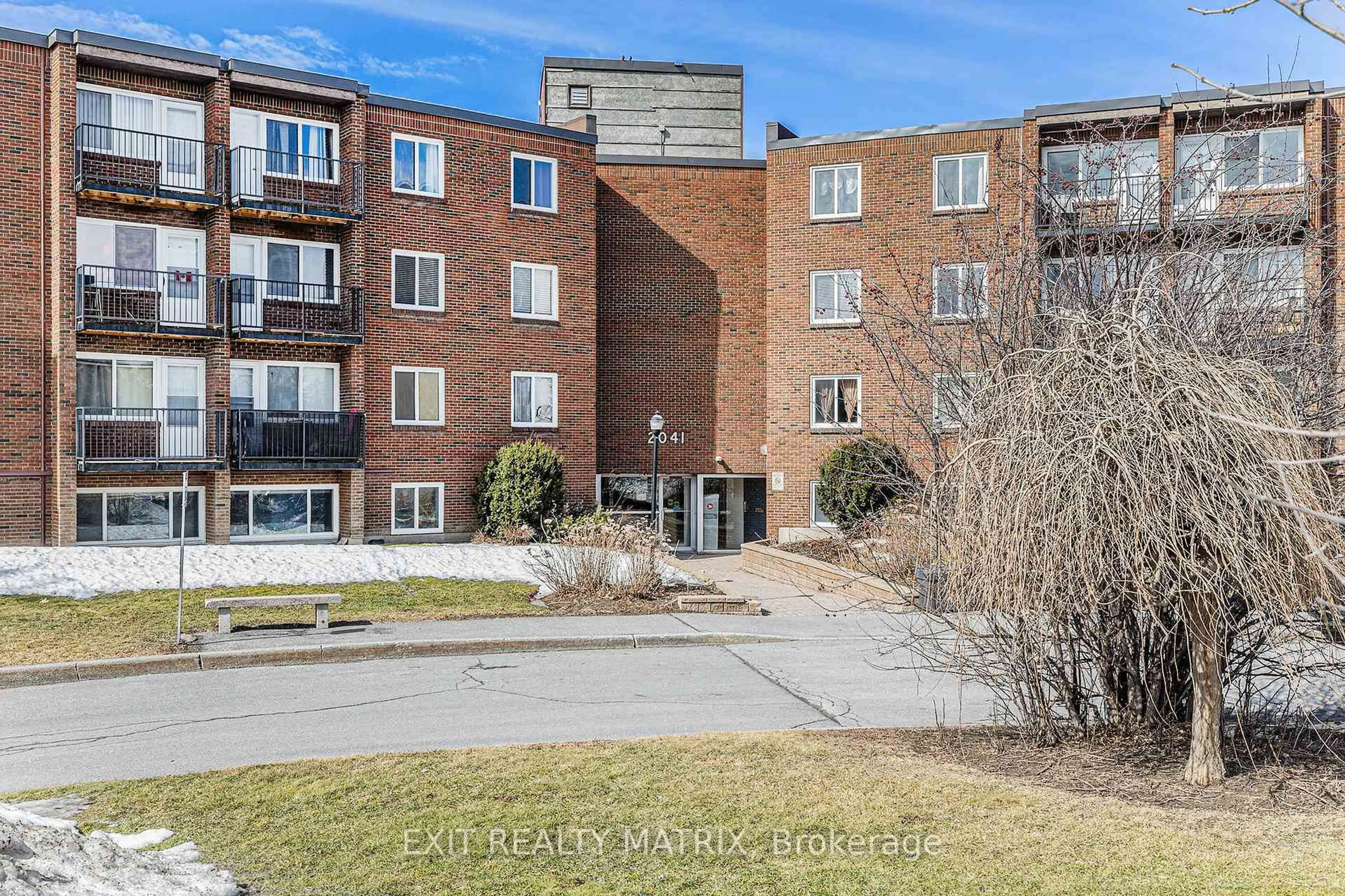 A pic from outside/outdoor area/front of a property/back of a property/a pic from drone, unknown for 2041 Arrowsmith Dr #403C, Ottawa Ontario K1J 7V7