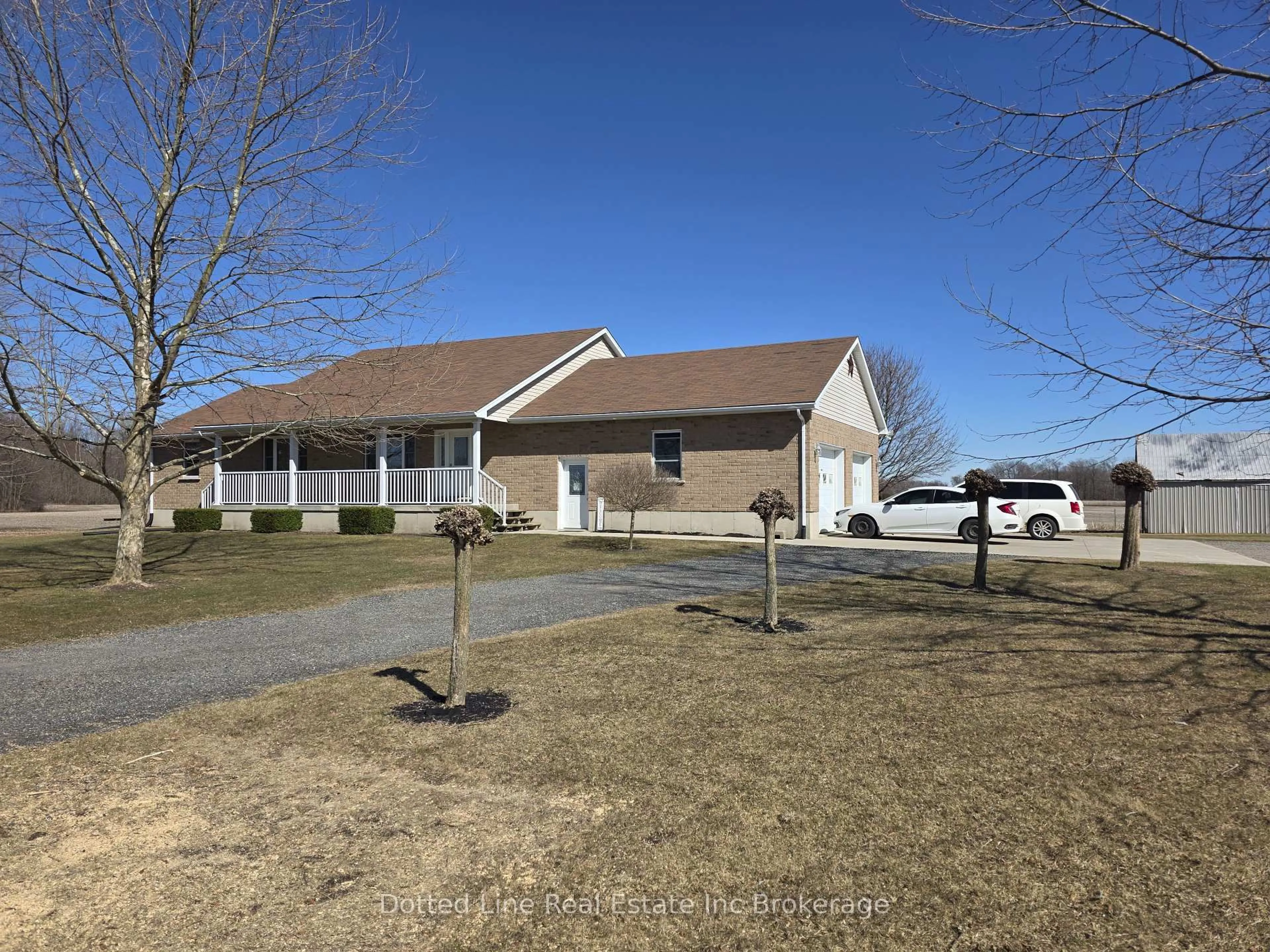 A pic from outside/outdoor area/front of a property/back of a property/a pic from drone, street for 1812 1st Concession ENR Rd, Norfolk Ontario N0E 1G0