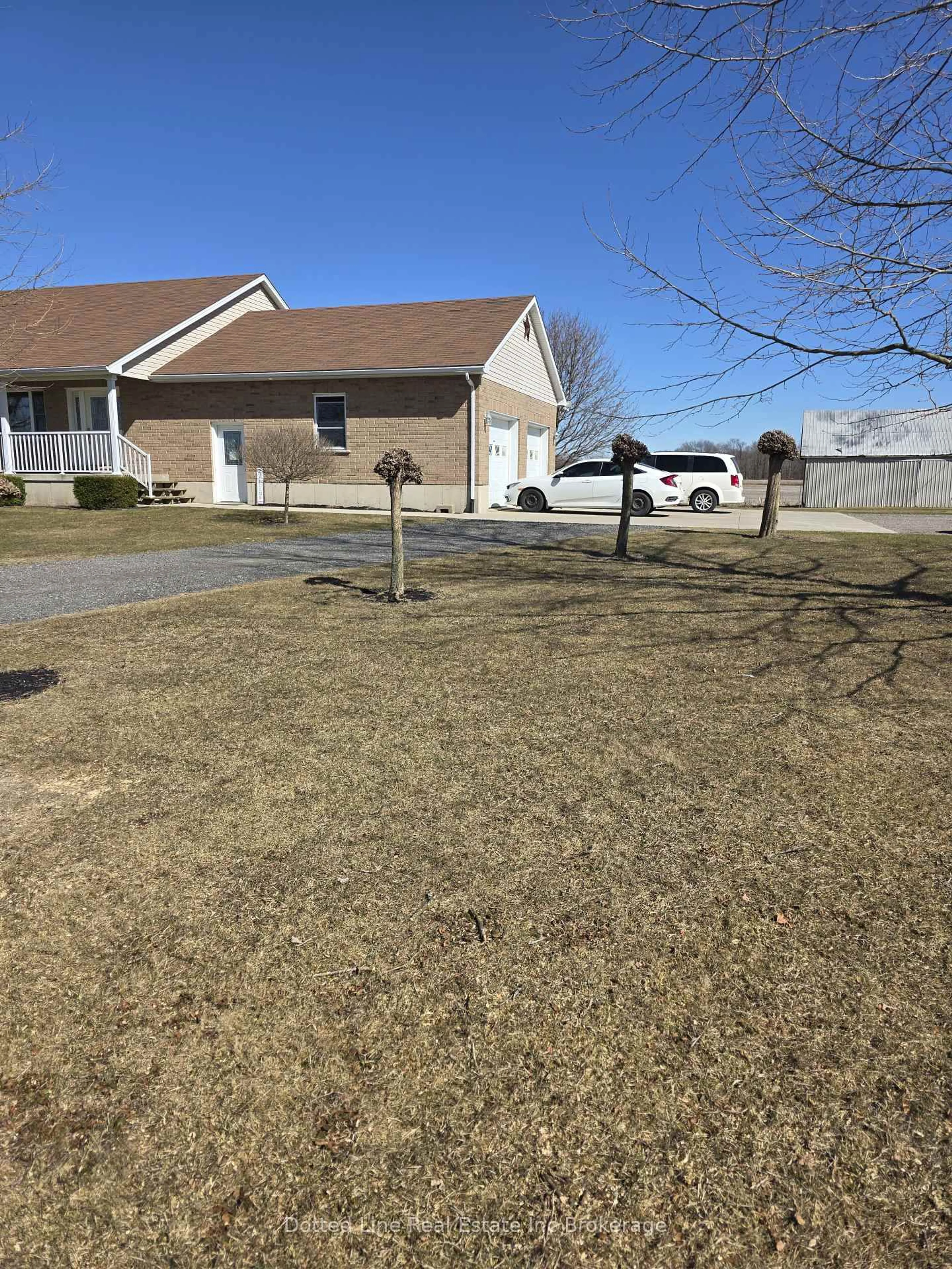 A pic from outside/outdoor area/front of a property/back of a property/a pic from drone, street for 1812 1st Concession ENR Rd, Norfolk Ontario N0E 1G0