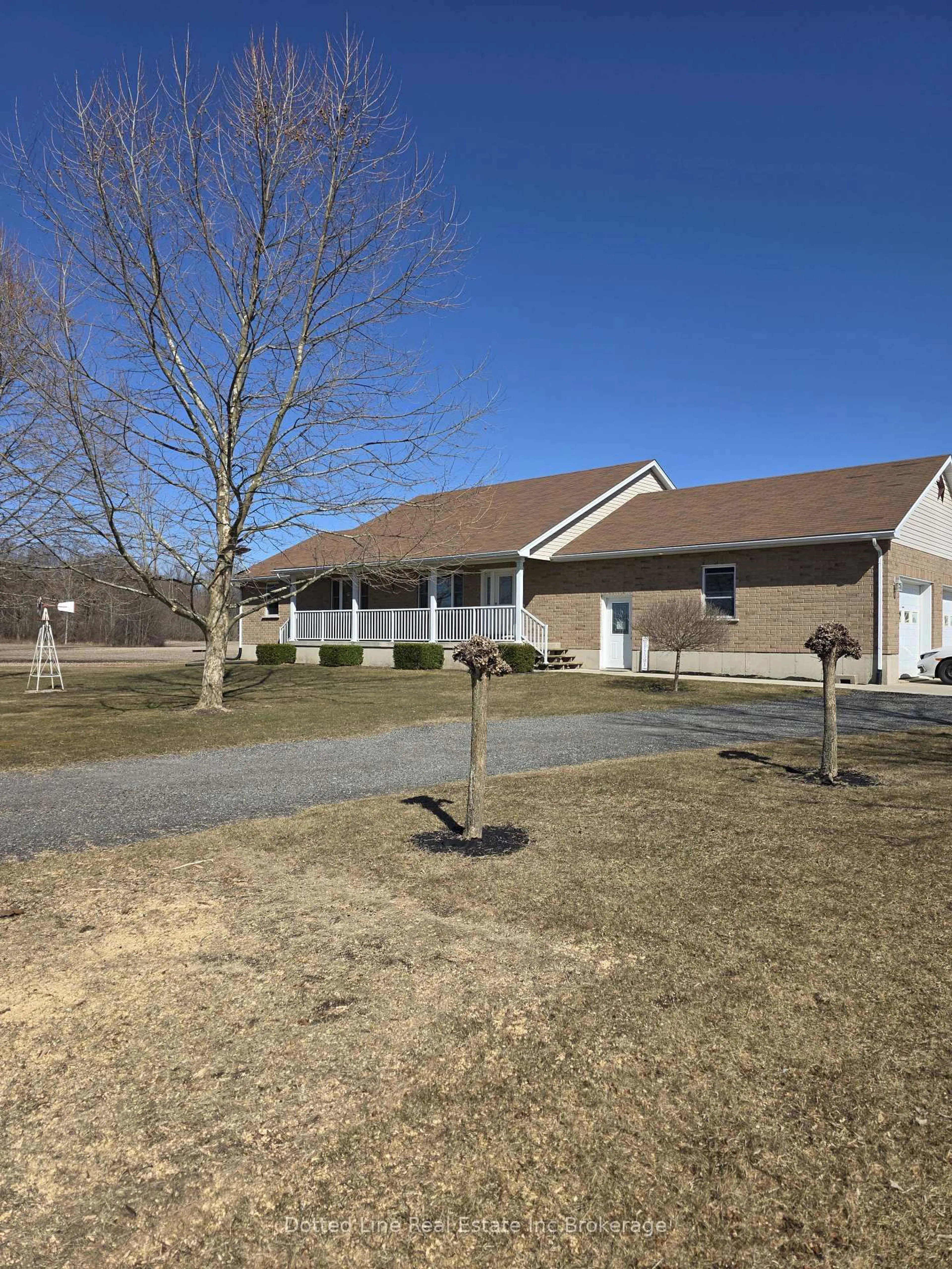A pic from outside/outdoor area/front of a property/back of a property/a pic from drone, unknown for 1812 1st Concession ENR Rd, Norfolk Ontario N0E 1G0