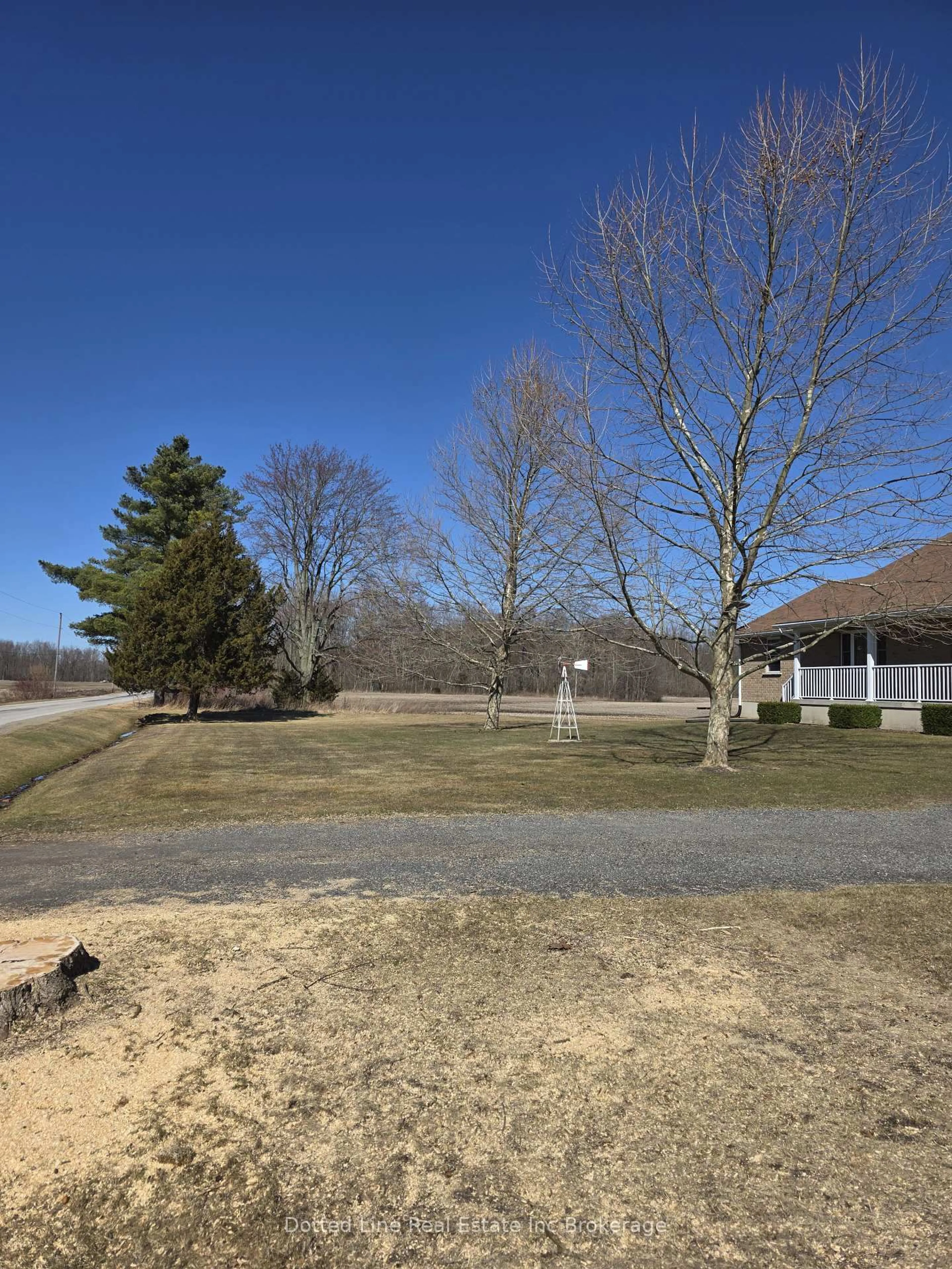 A pic from outside/outdoor area/front of a property/back of a property/a pic from drone, mountain view for 1812 1st Concession ENR Rd, Norfolk Ontario N0E 1G0