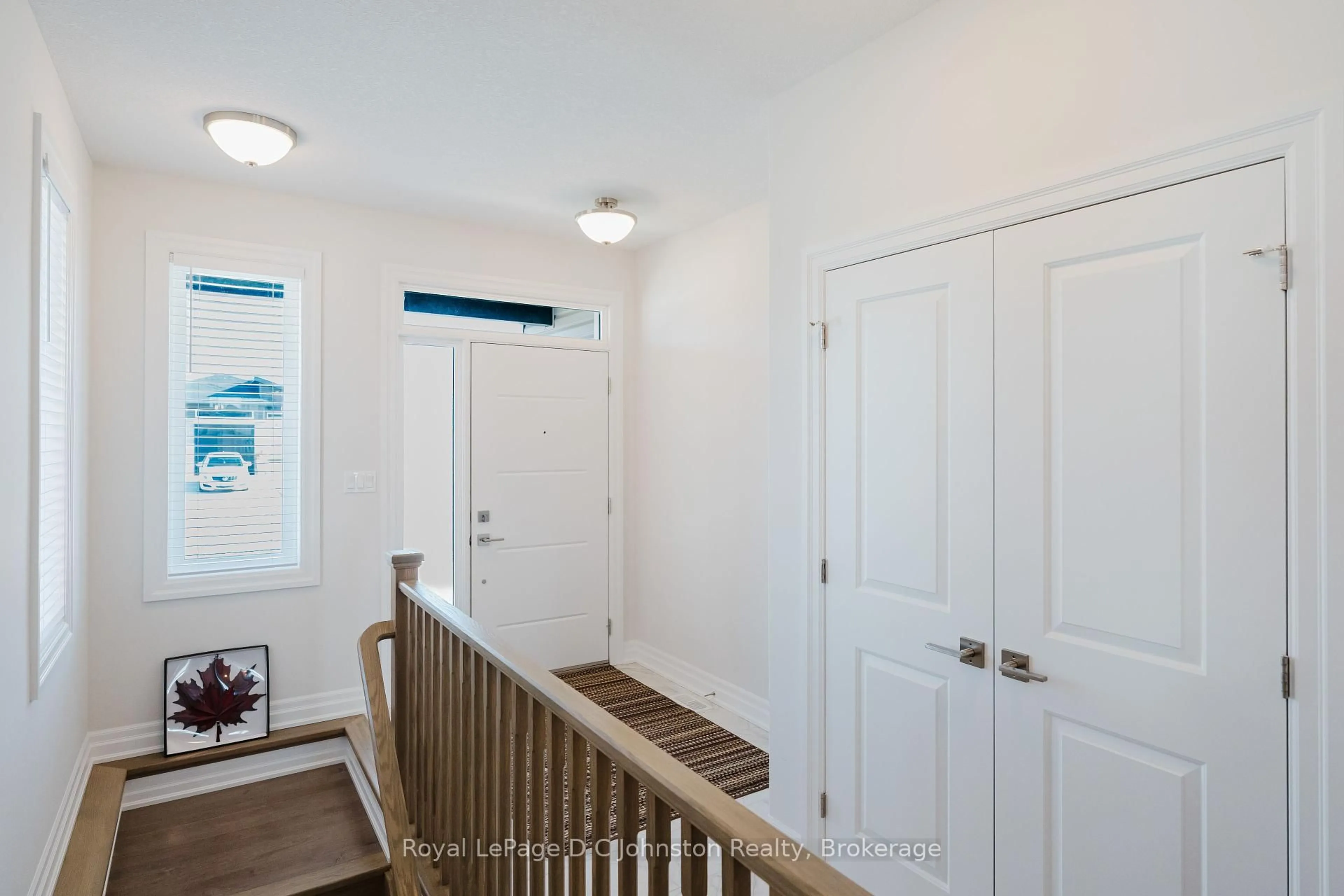 Indoor entryway for 400 Mary Rose Ave, Saugeen Shores Ontario N0H 2C3