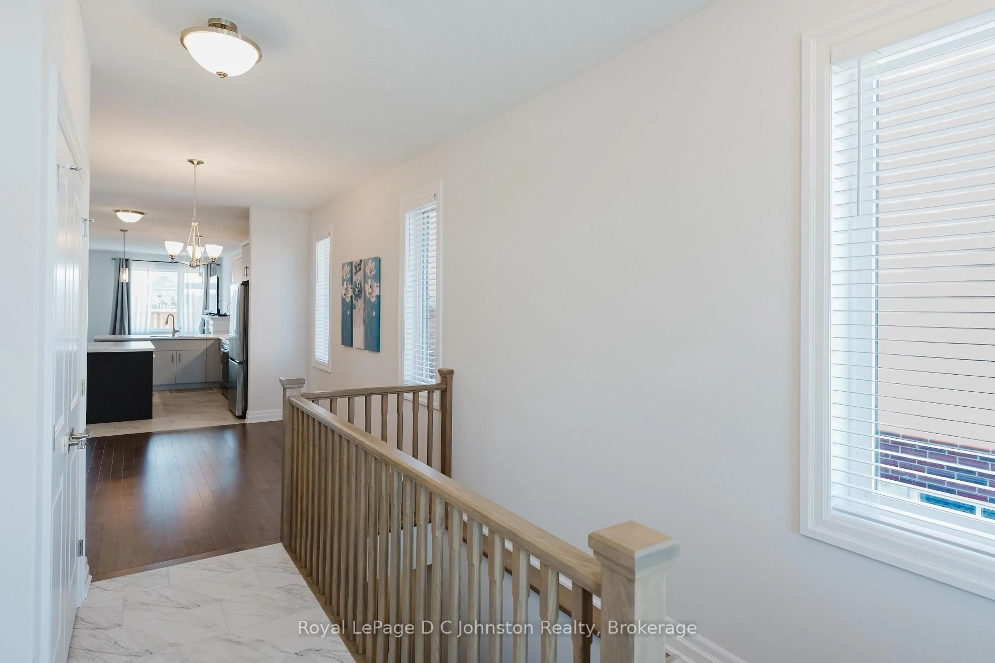 Indoor foyer for 400 Mary Rose Ave, Saugeen Shores Ontario N0H 2C3