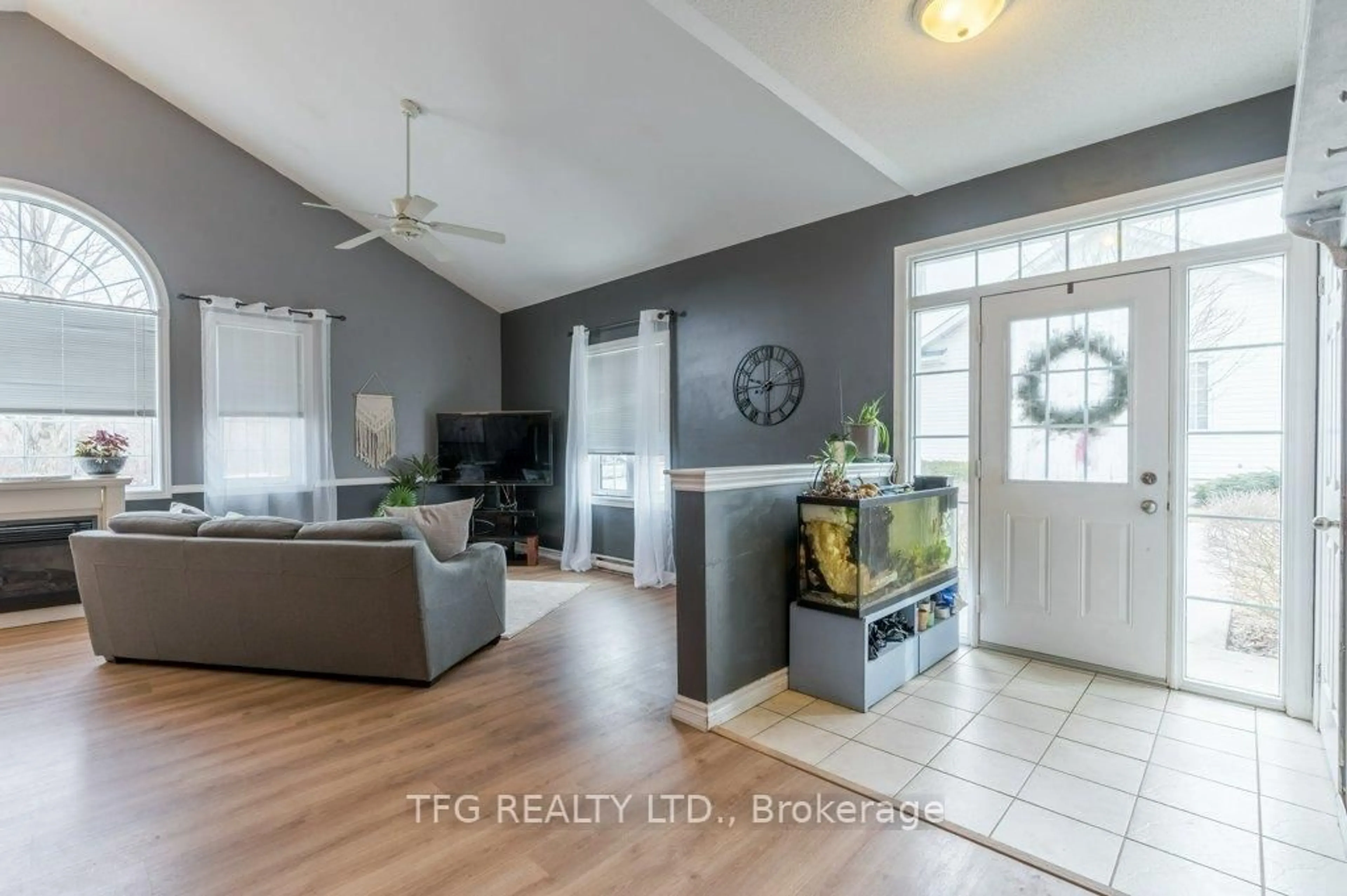 Indoor entryway for 1055 Birchwood Tr #1602, Cobourg Ontario K9A 5Y1