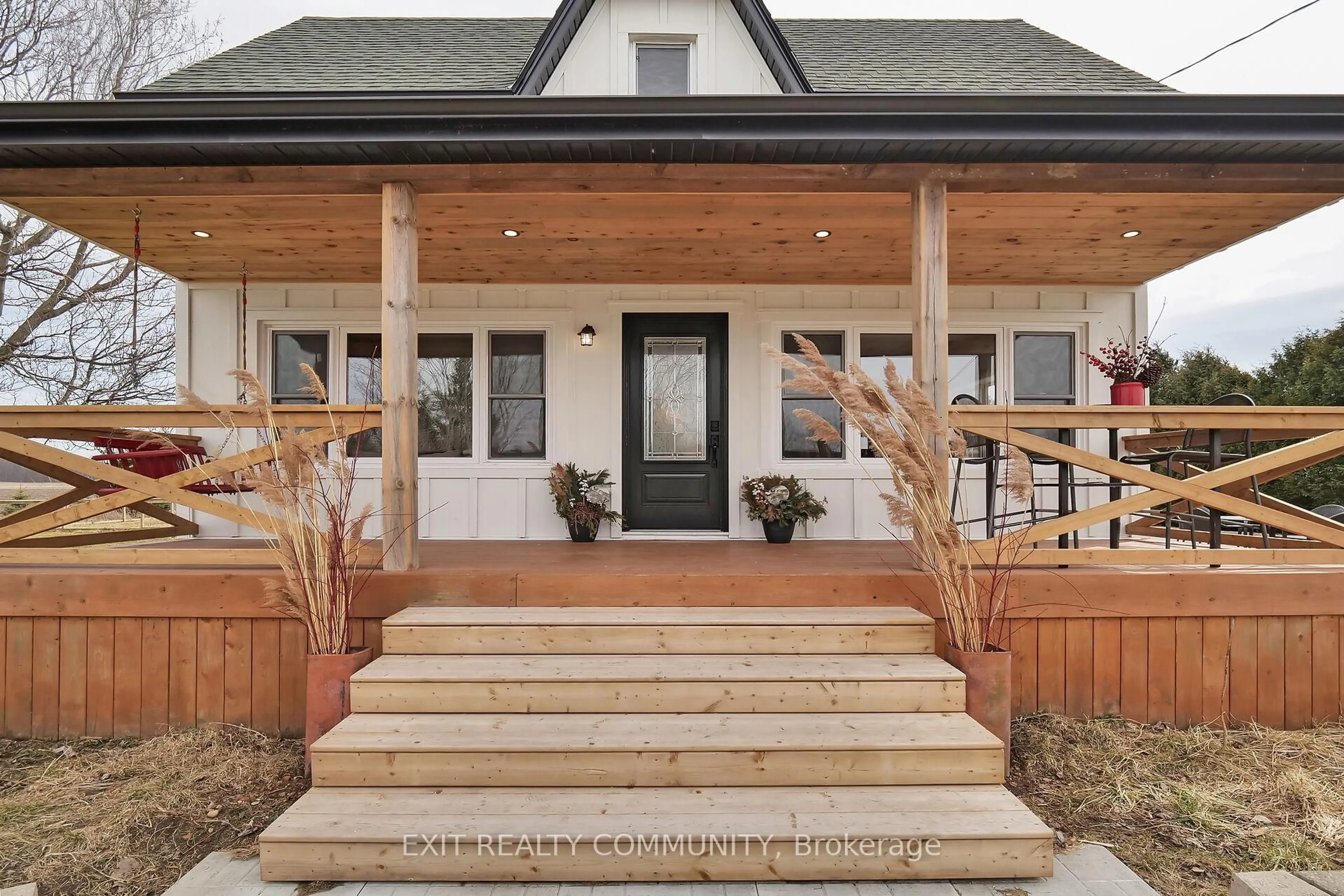 Indoor entryway for 20439 McMillan Line, West Elgin Ontario N0L 2C0