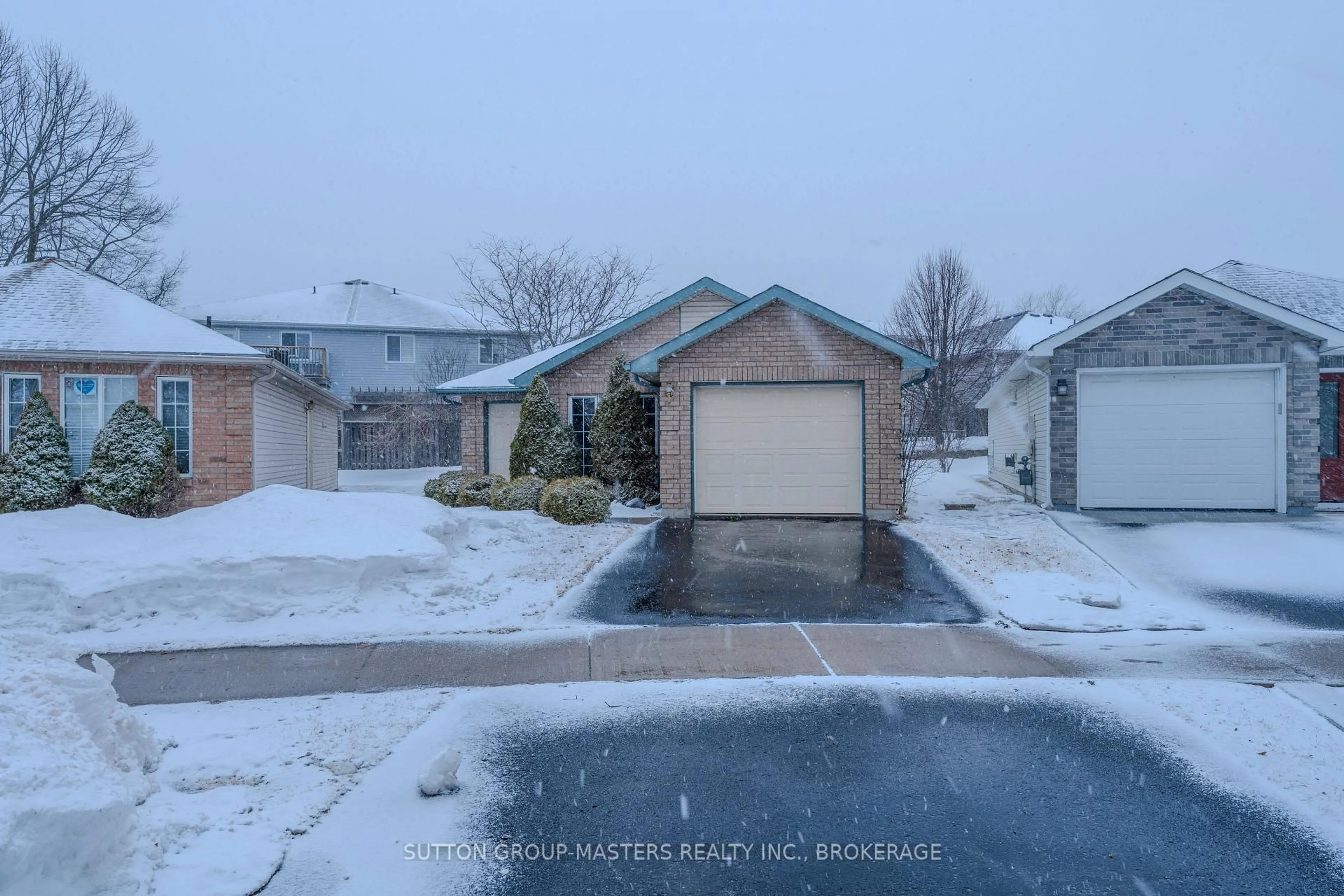 A pic from outside/outdoor area/front of a property/back of a property/a pic from drone, street for 47 Wilfred Cres, Kingston Ontario K7K 7G7